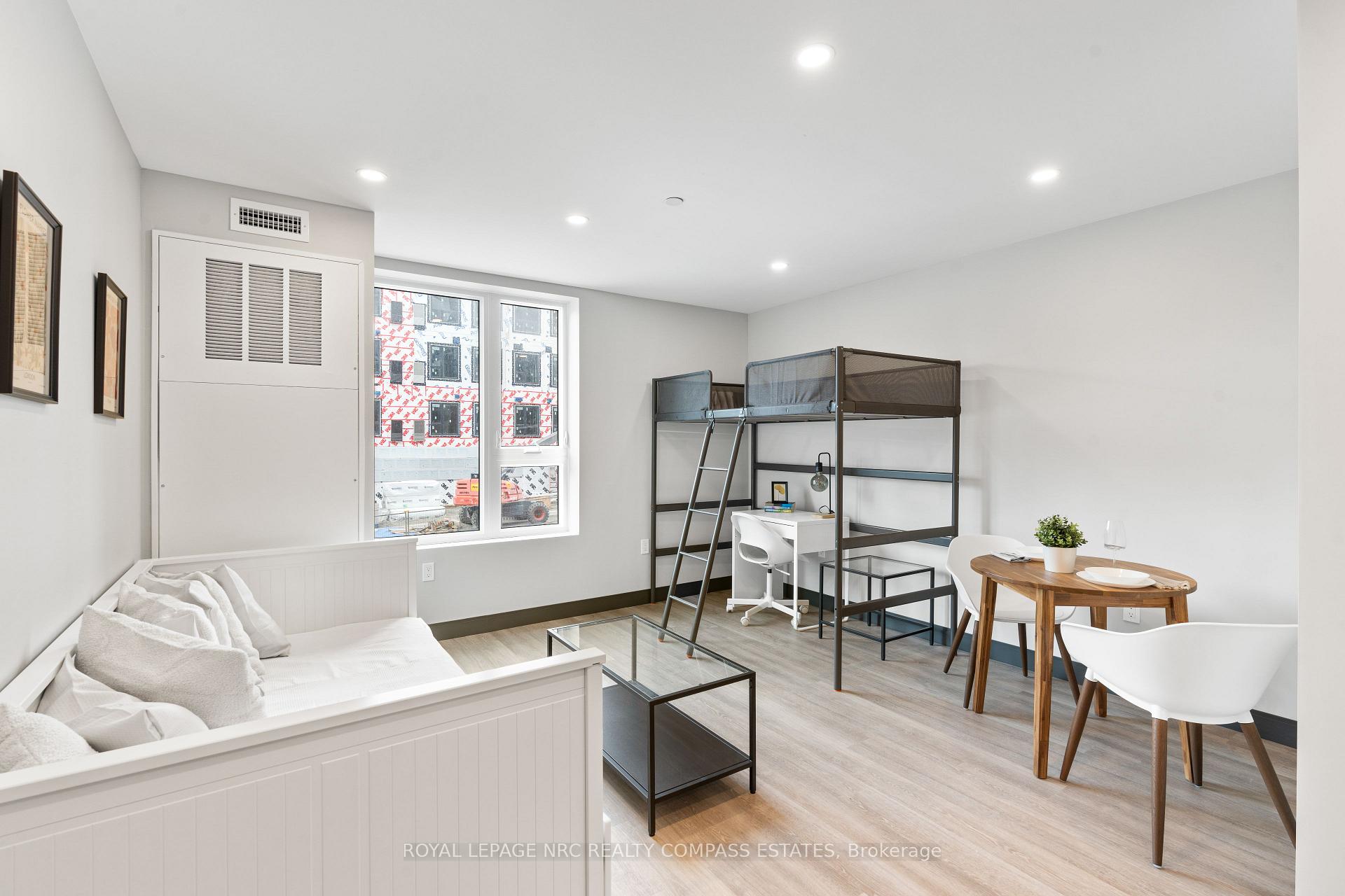 Front of Unit 421, 695 Niagara Street