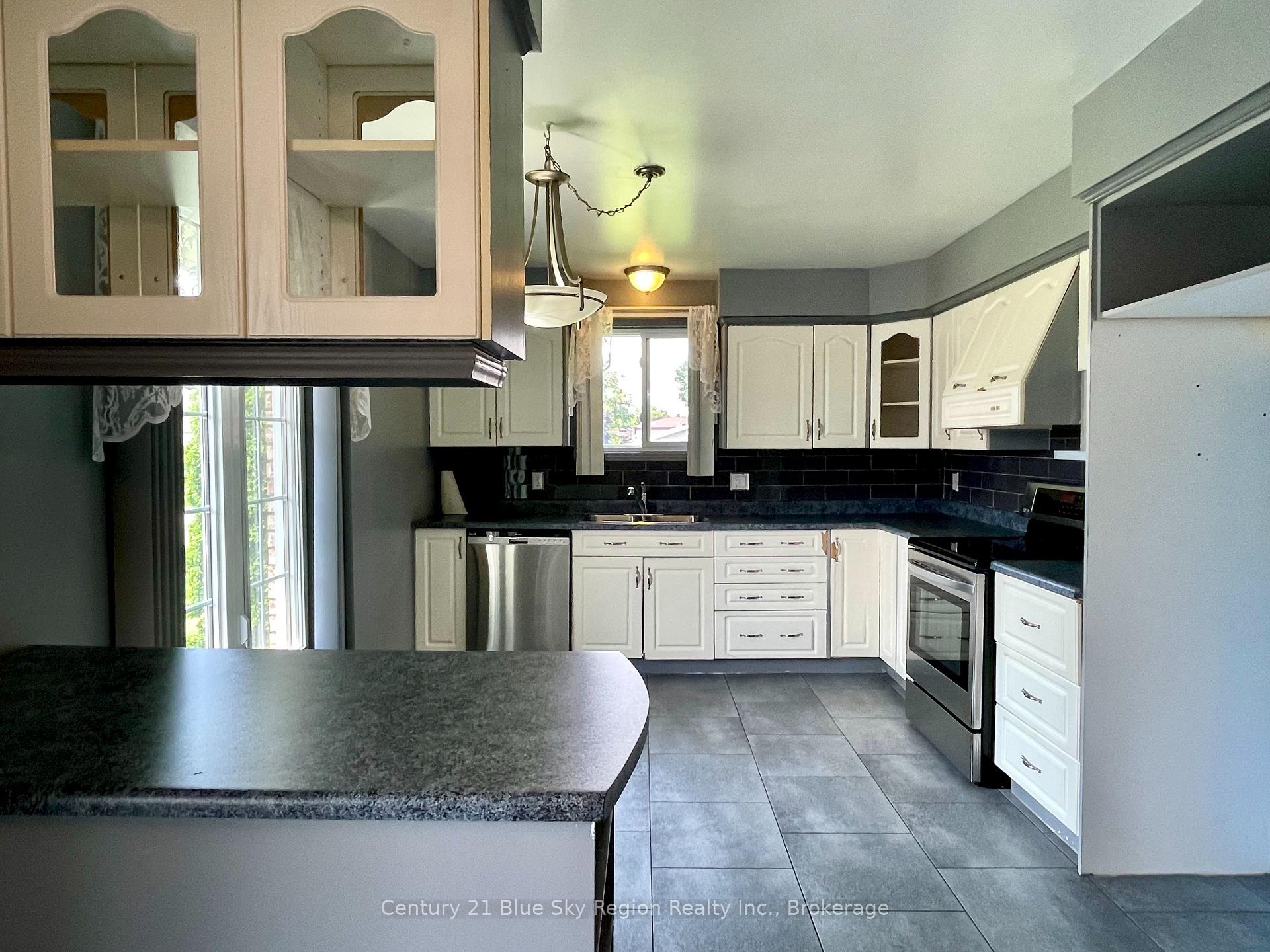 Photo 5 of 233 Salter Street, West Nipissing, Sturgeon Falls — HOMEH