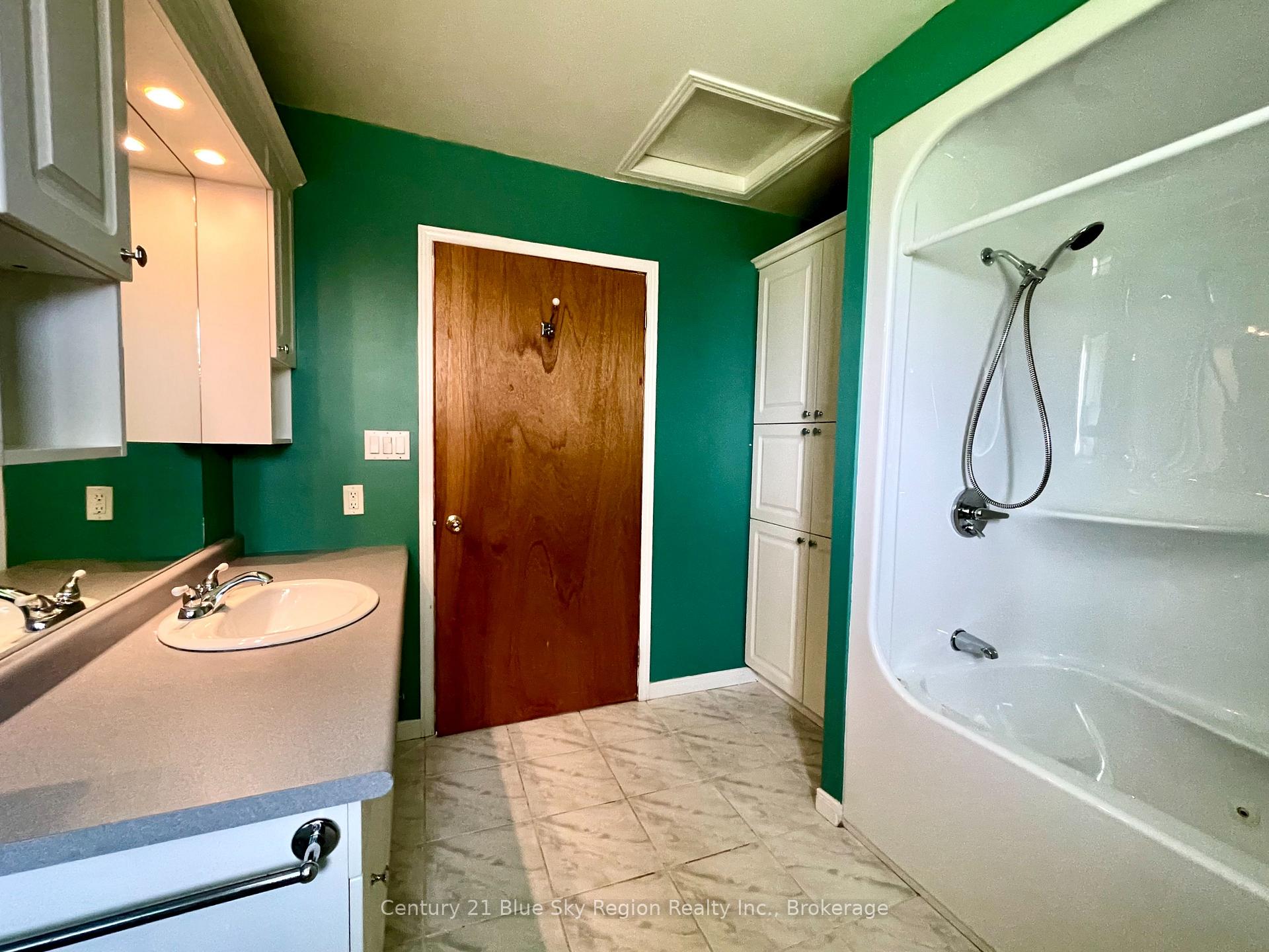 Photo 14 of 233 Salter Street, West Nipissing, Sturgeon Falls — HOMEH