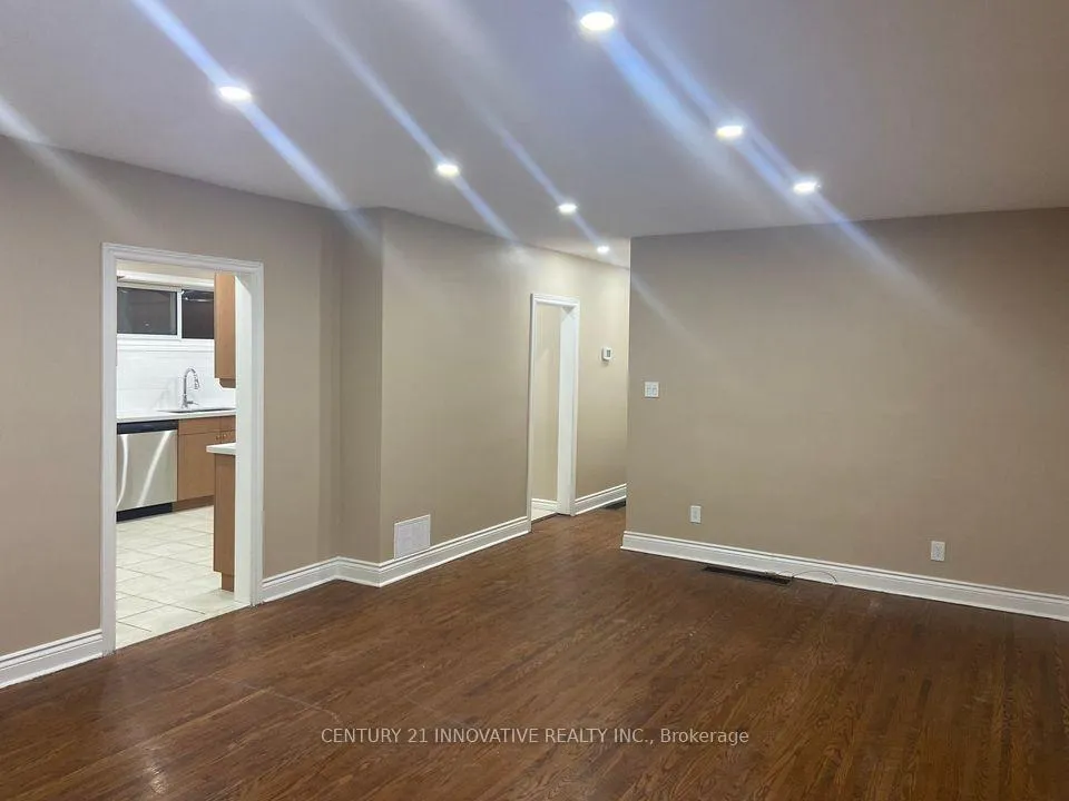 Photo 2 of 330 Rosedale Drive, Whitby, Downtown Whitby — HOMEH