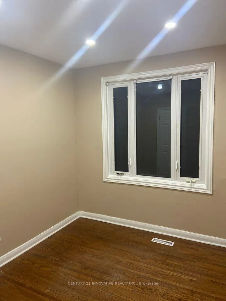 Photo 13 of 330 Rosedale Drive, Whitby, Downtown Whitby — HOMEH