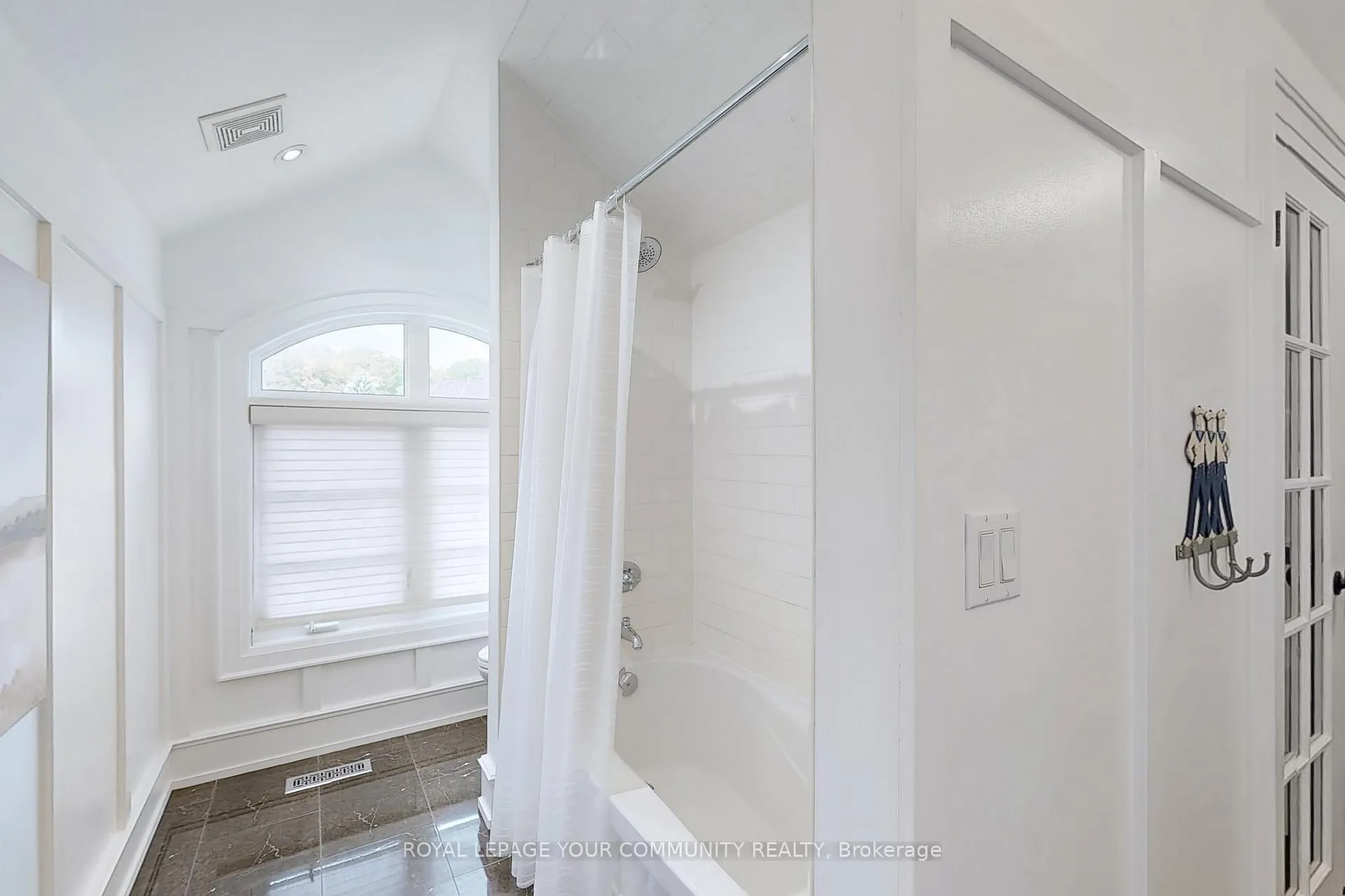 Photo 36 of 166 Grandvista Crescent, Vaughan, Vellore Village — HOMEH