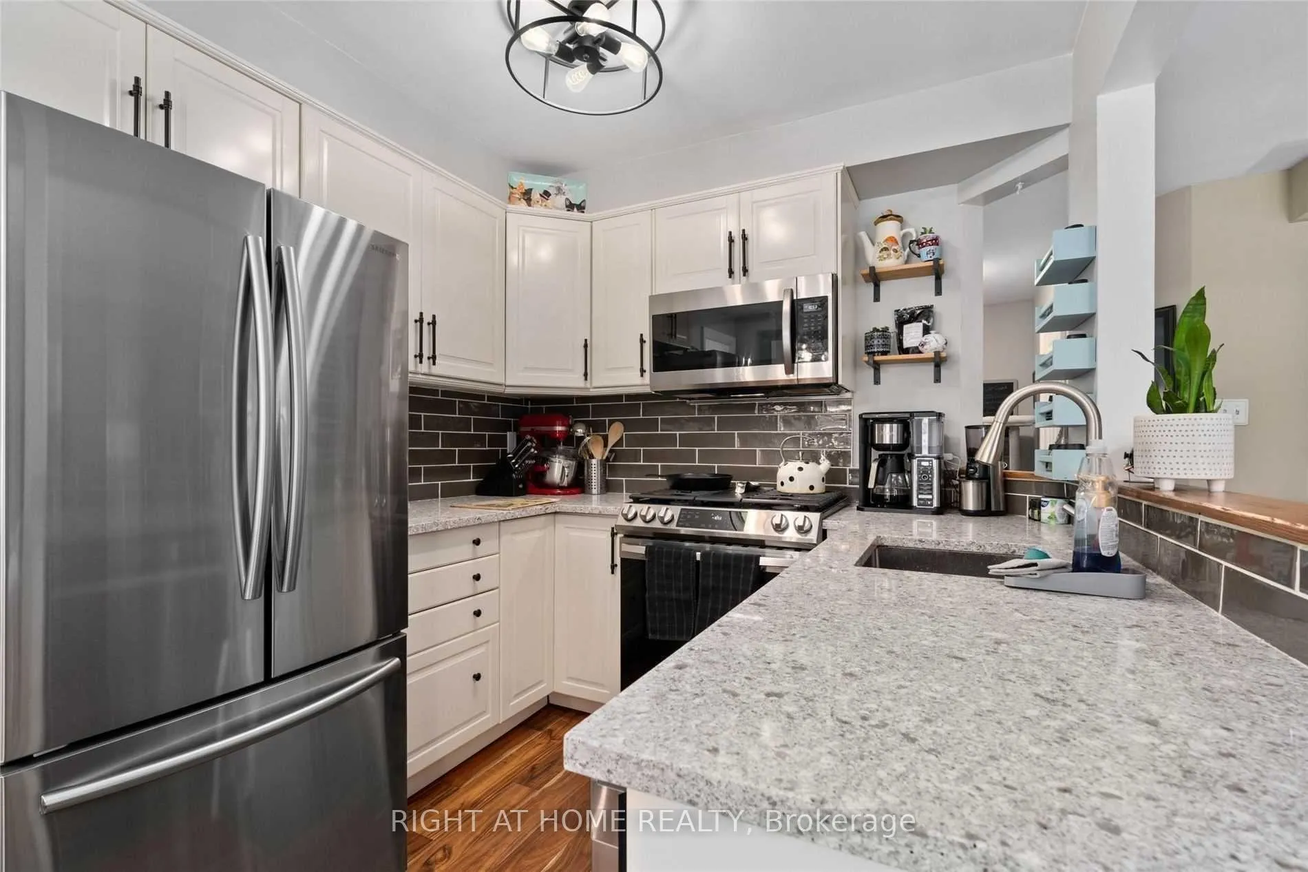 Photo 8 of 91 Brucker Road, Barrie, Holly — HOMEH