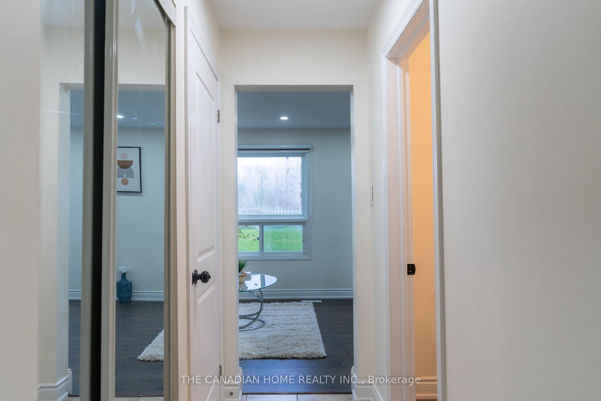 Photo 3 of 511B BARWICK Crescent E, Waterloo — HOMEH