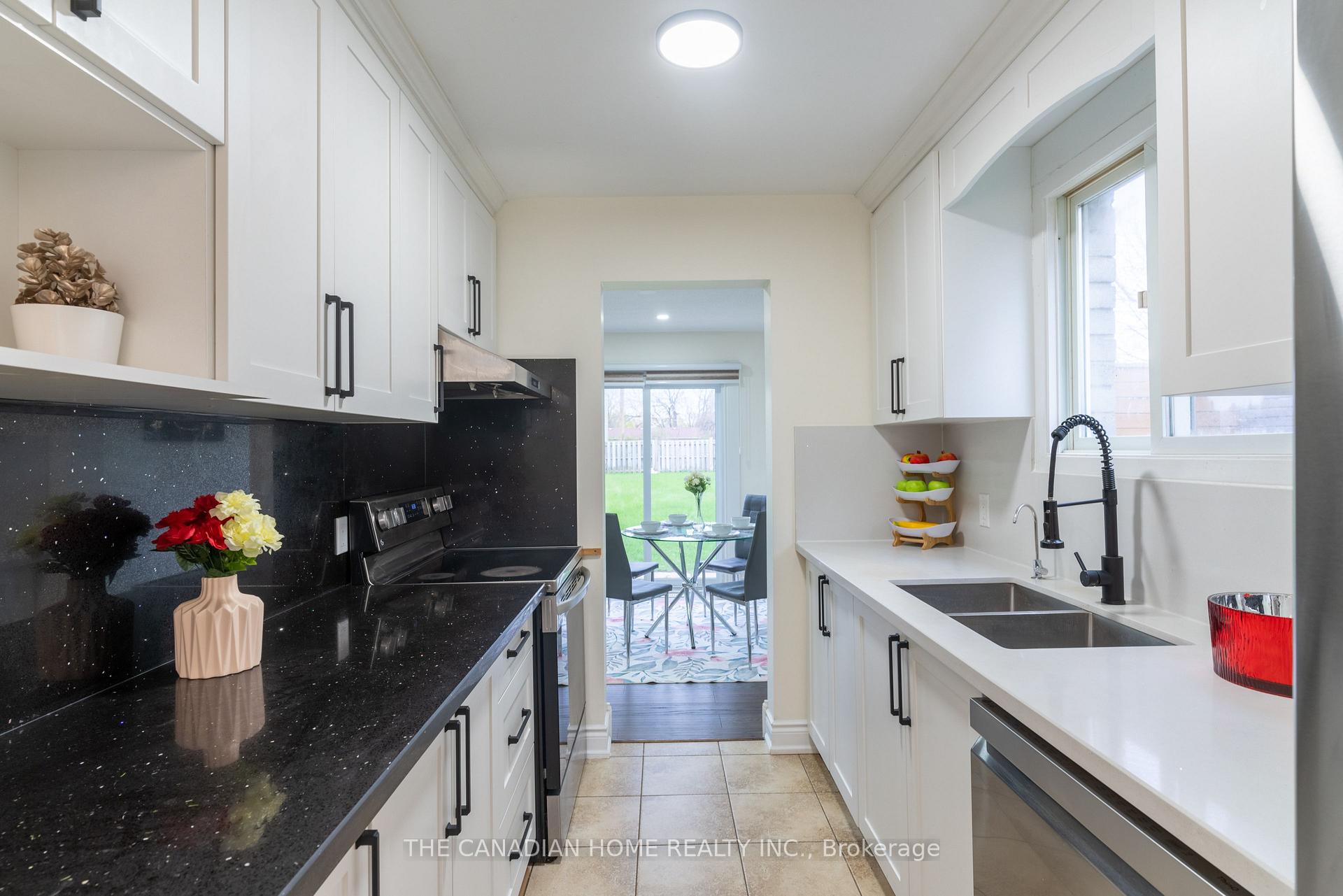 Photo 6 of 511B BARWICK Crescent E, Waterloo — HOMEH