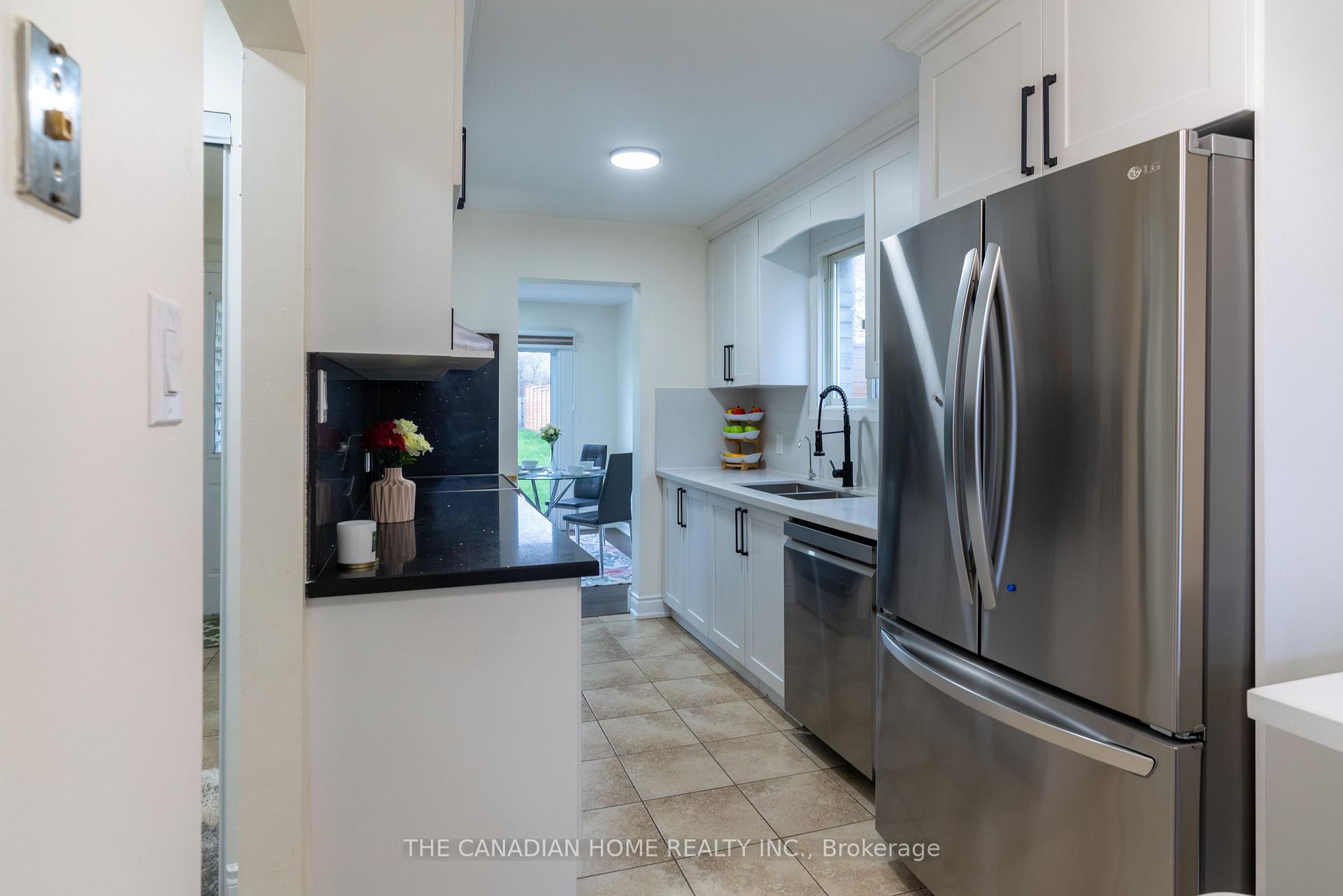 Photo 8 of 511B BARWICK Crescent E, Waterloo — HOMEH