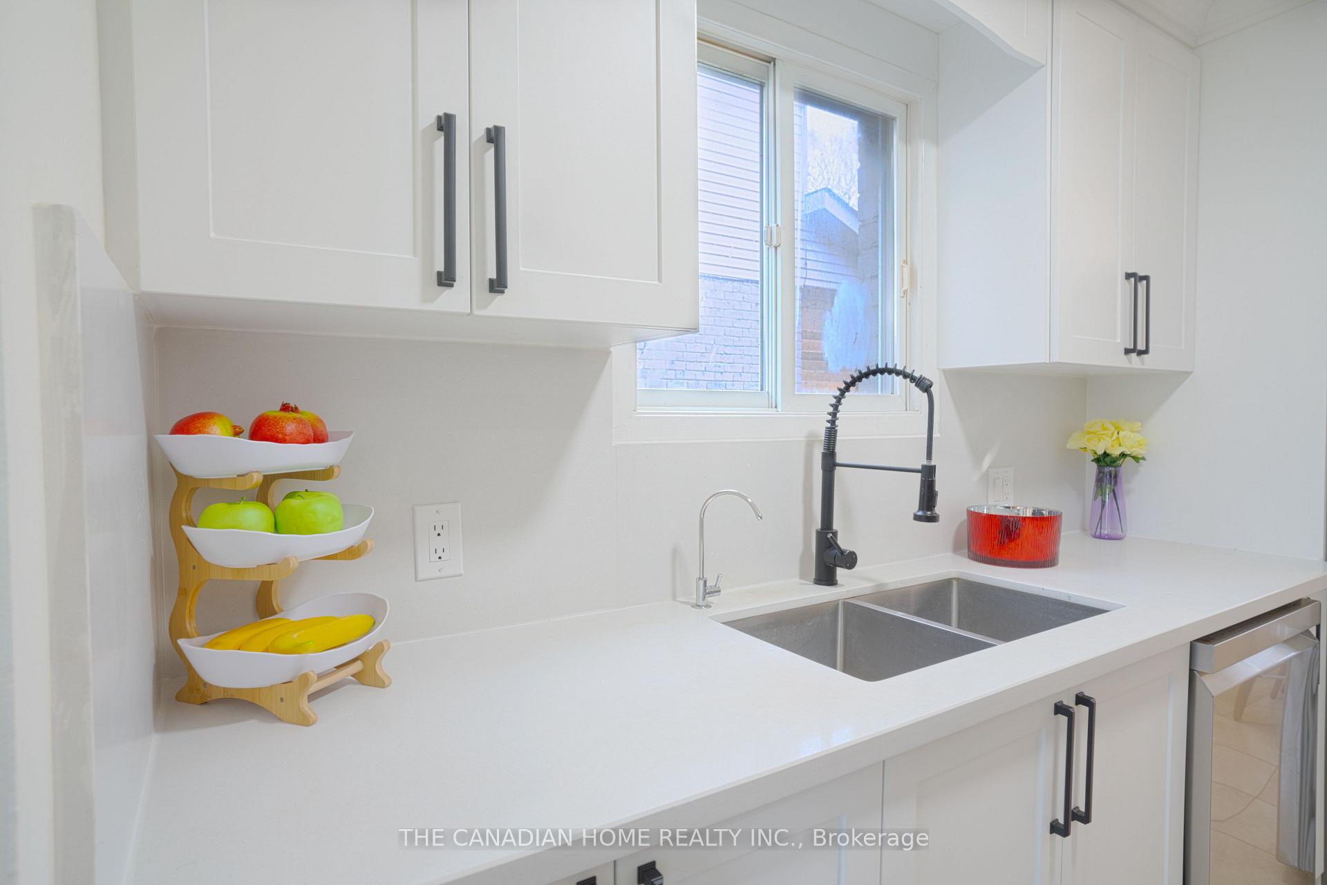 Photo 9 of 511B BARWICK Crescent E, Waterloo — HOMEH