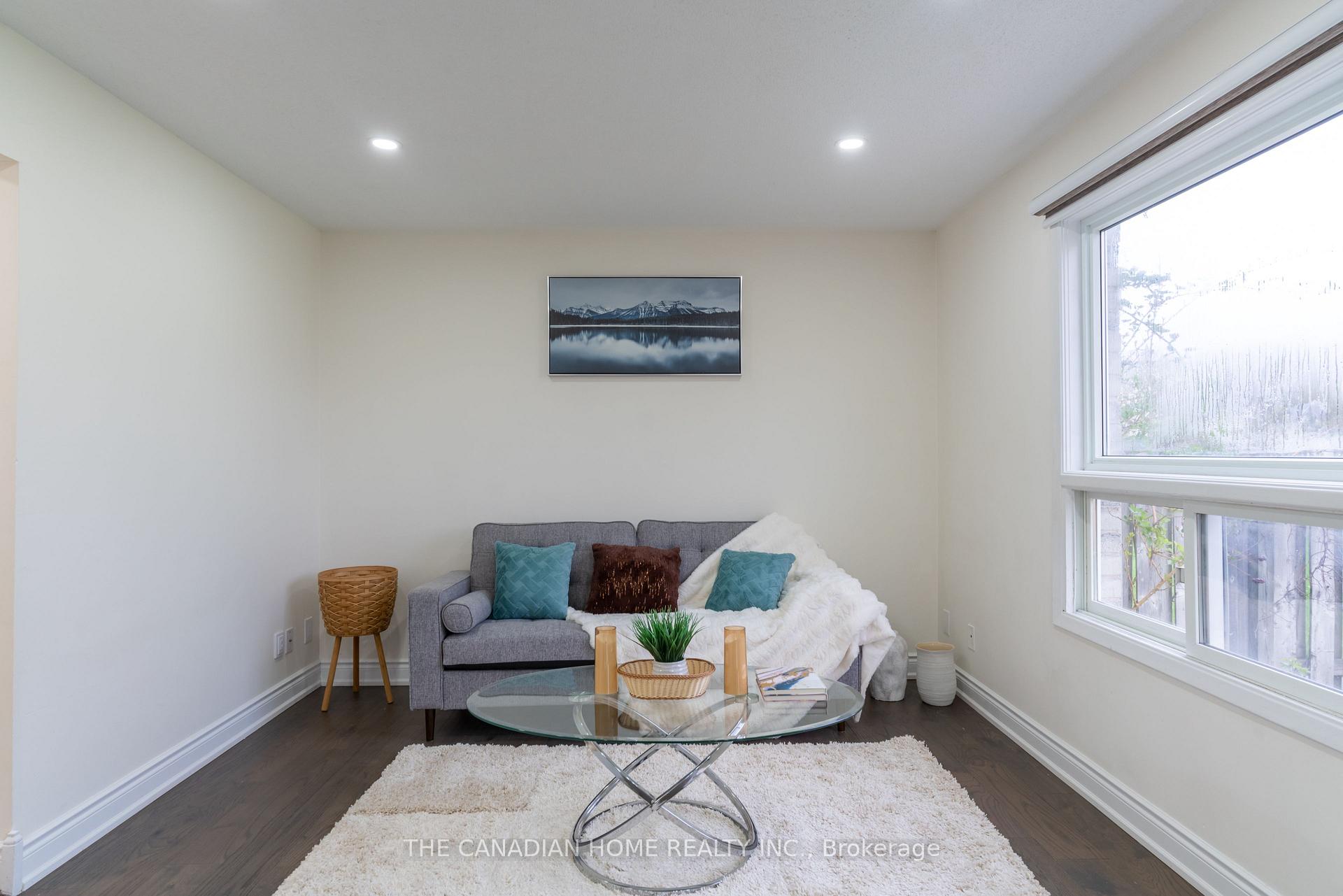 Photo 12 of 511B BARWICK Crescent E, Waterloo — HOMEH