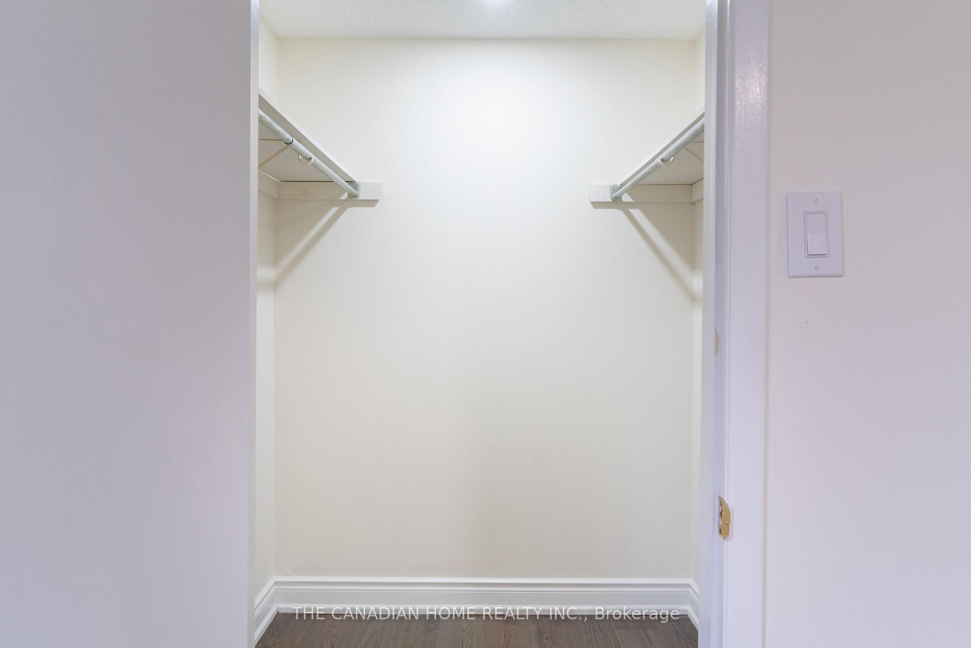 Photo 18 of 511B BARWICK Crescent E, Waterloo — HOMEH