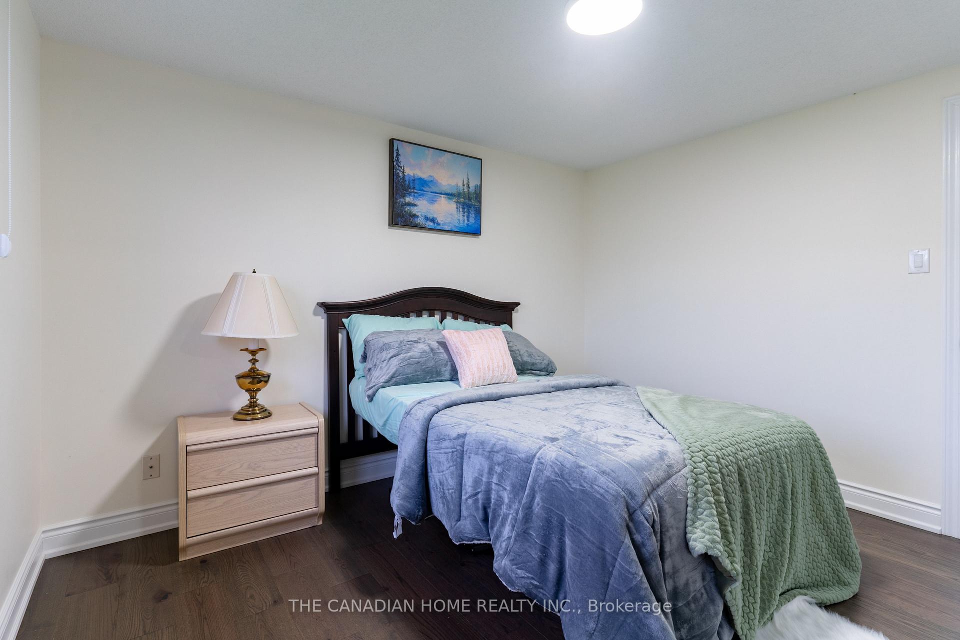 Photo 20 of 511B BARWICK Crescent E, Waterloo — HOMEH