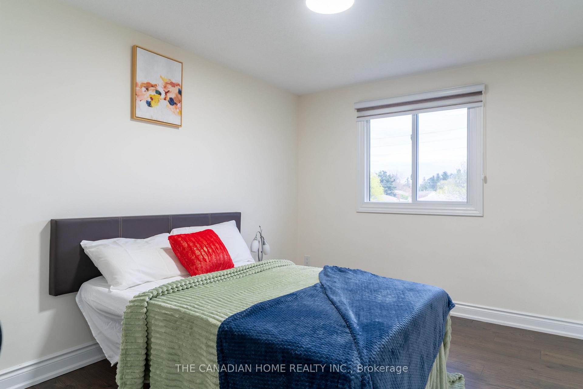 Photo 21 of 511B BARWICK Crescent E, Waterloo — HOMEH
