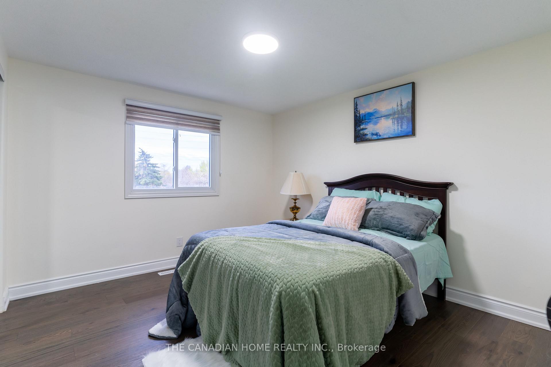 Photo 23 of 511B BARWICK Crescent E, Waterloo — HOMEH