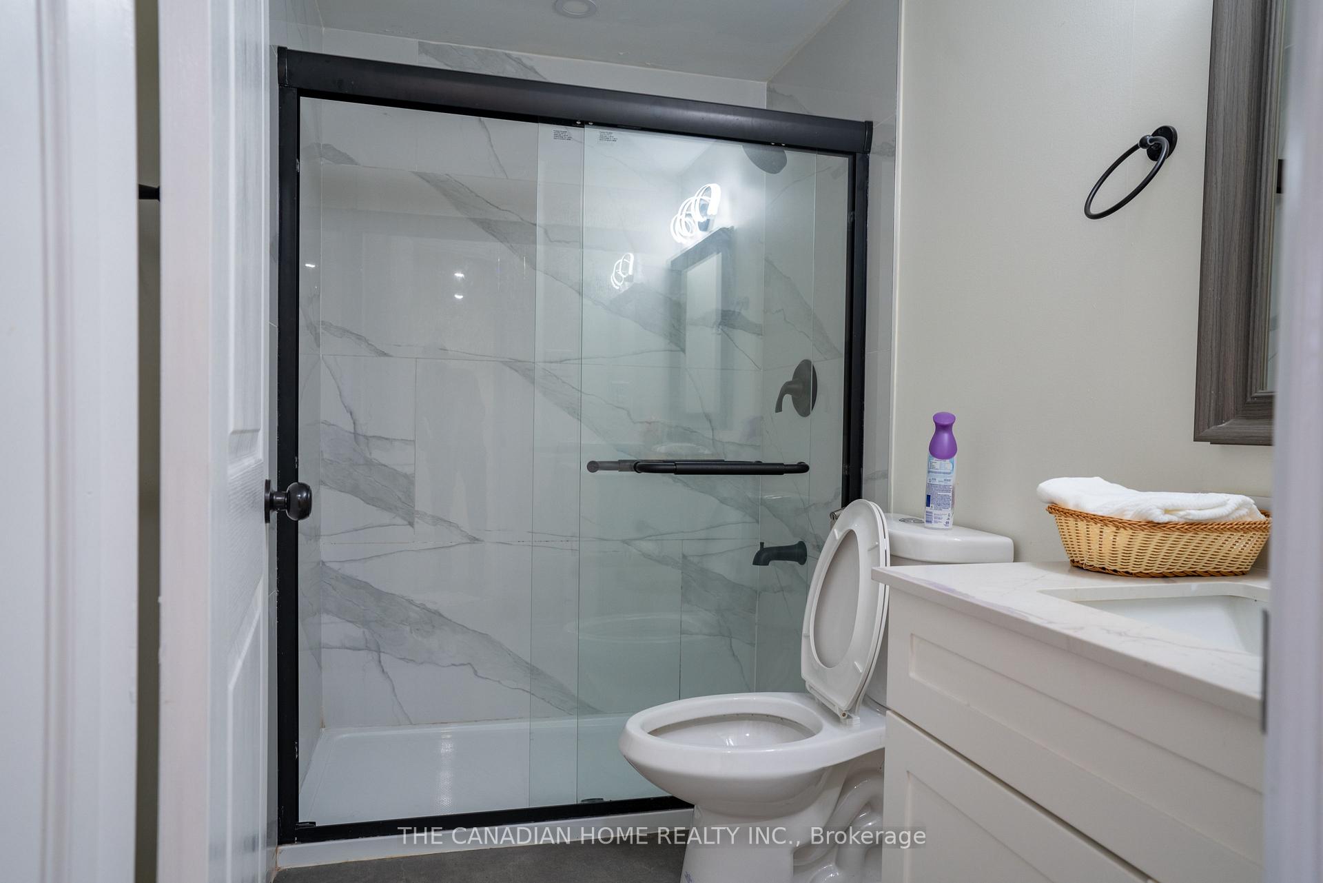 Photo 24 of 511B BARWICK Crescent E, Waterloo — HOMEH