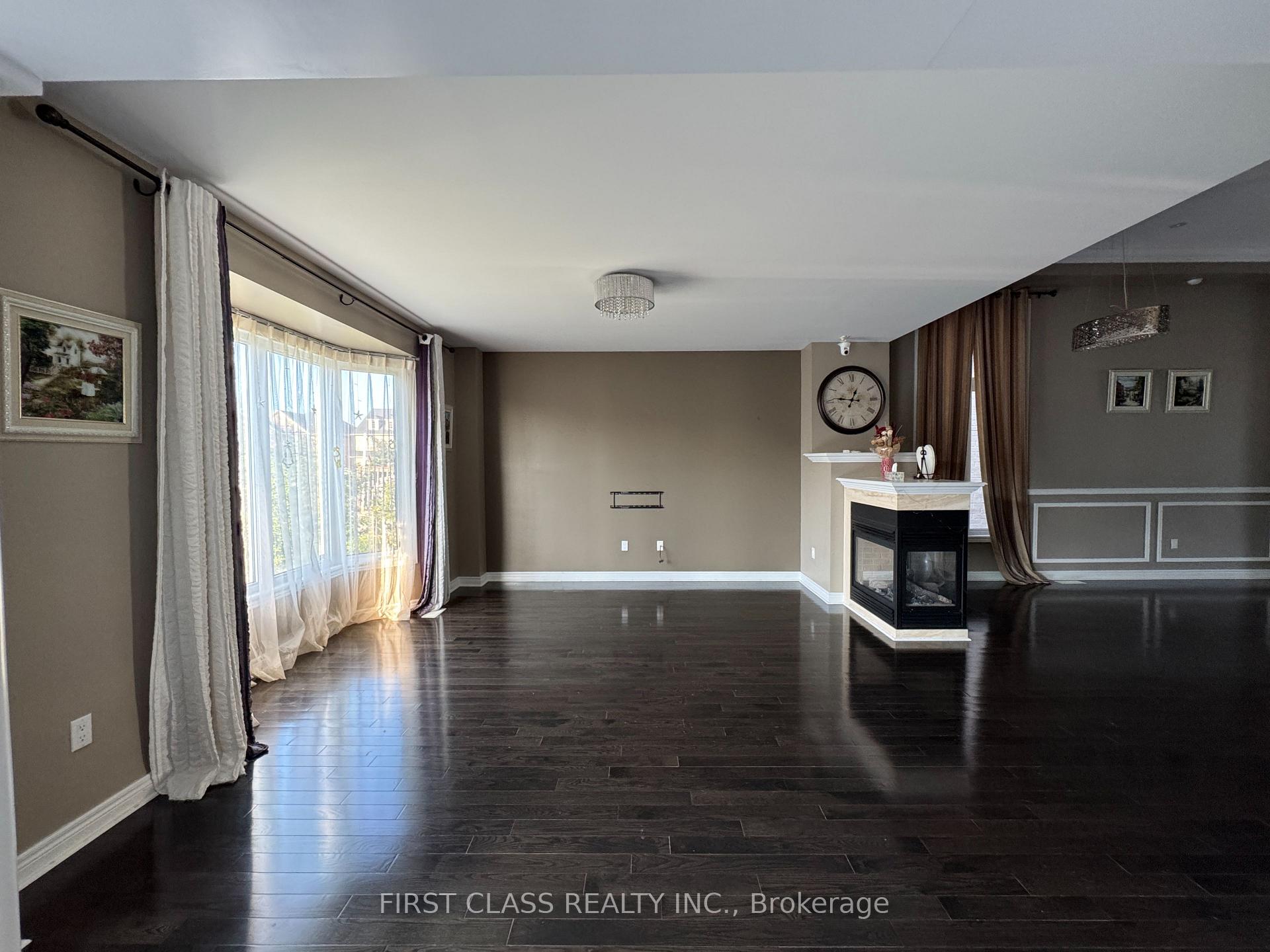 Photo 5 of 97 Jazz Drive, Vaughan, Patterson — HOMEH