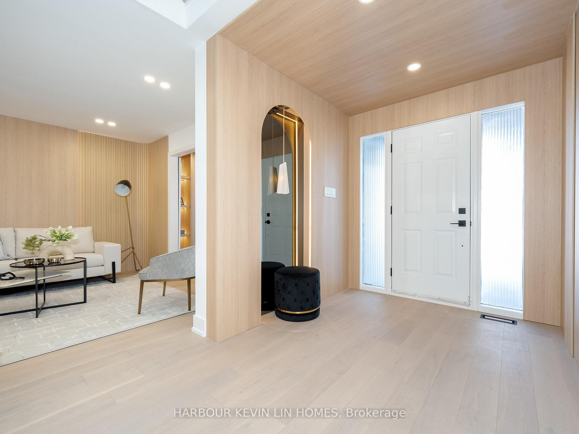 Photo 6 of 617 Chancellor Drive, Vaughan, East Woodbridge — HOMEH