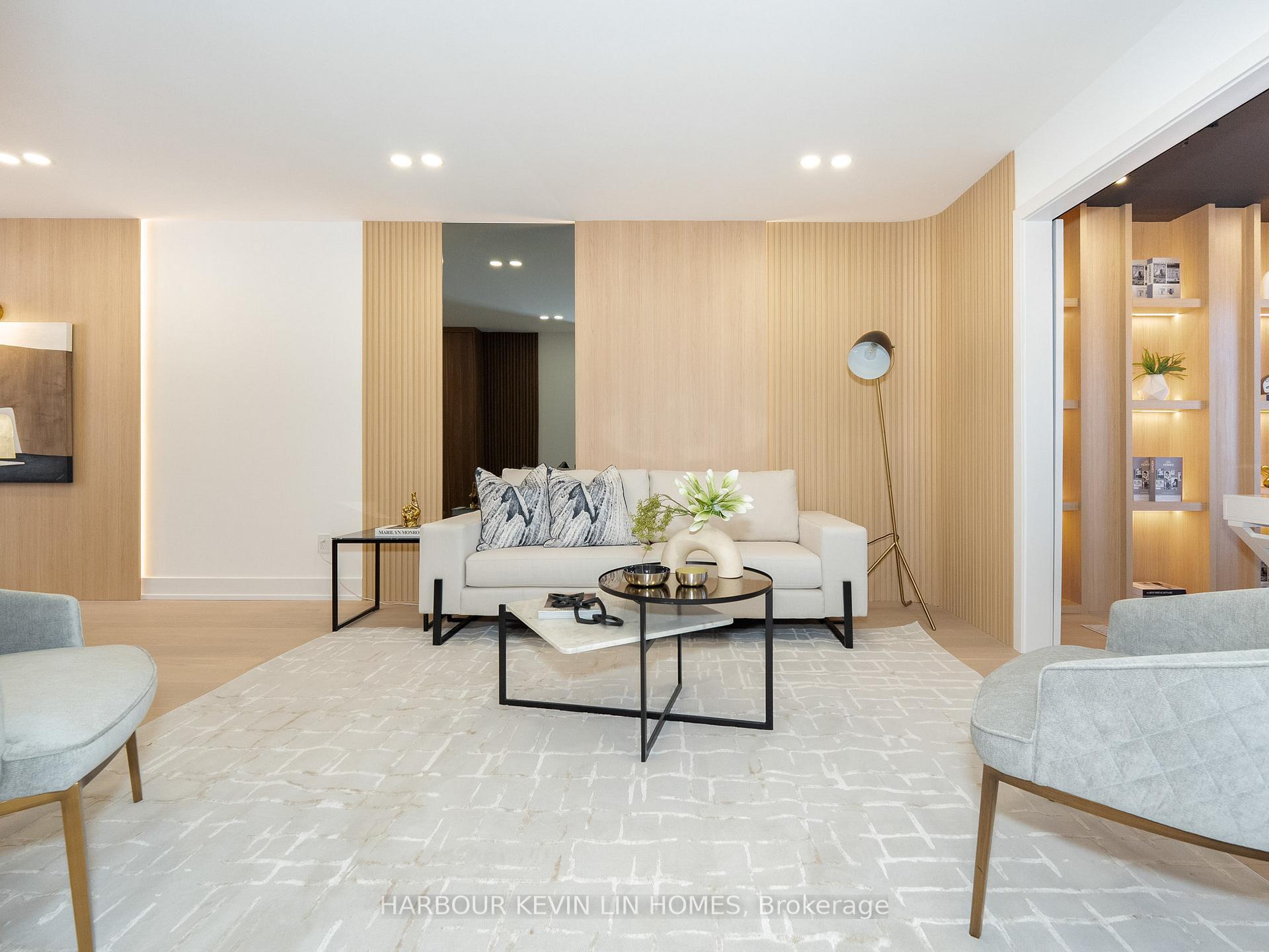 Photo 7 of 617 Chancellor Drive, Vaughan, East Woodbridge — HOMEH