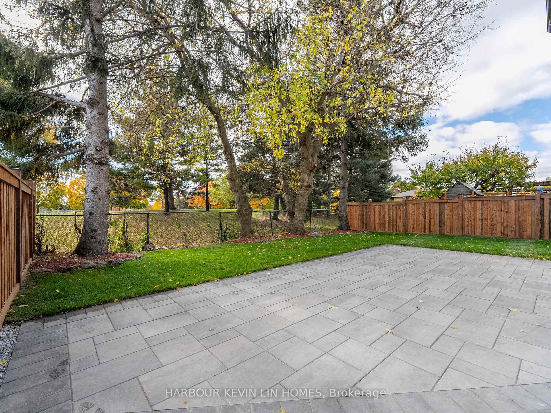Photo 44 of 617 Chancellor Drive, Vaughan, East Woodbridge — HOMEH