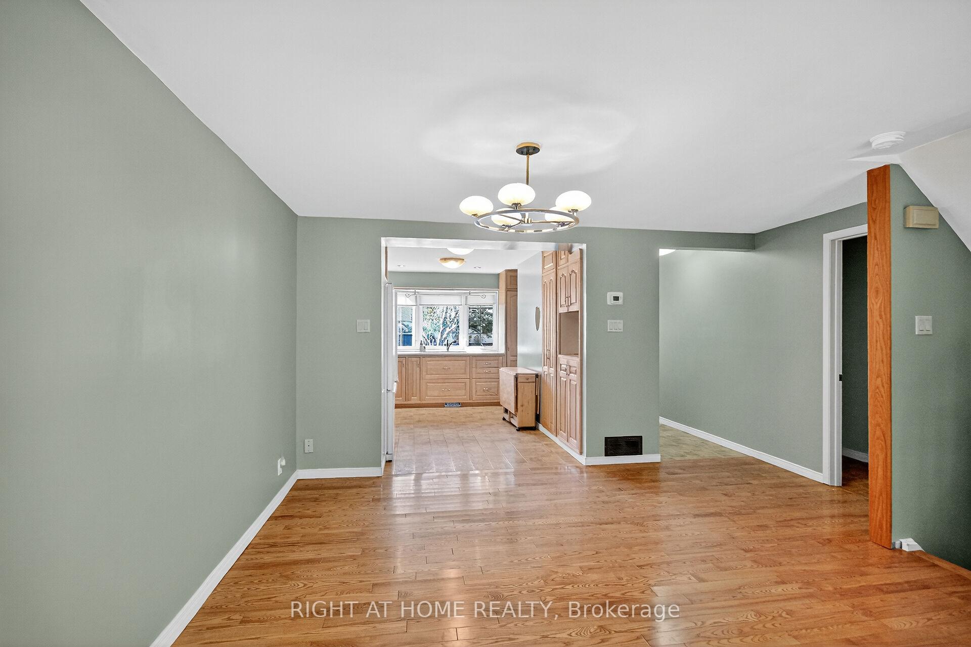 Photo 10 of 90 Sherway Drive, Ottawa, Barrhaven - Pheasant Run — HOMEH