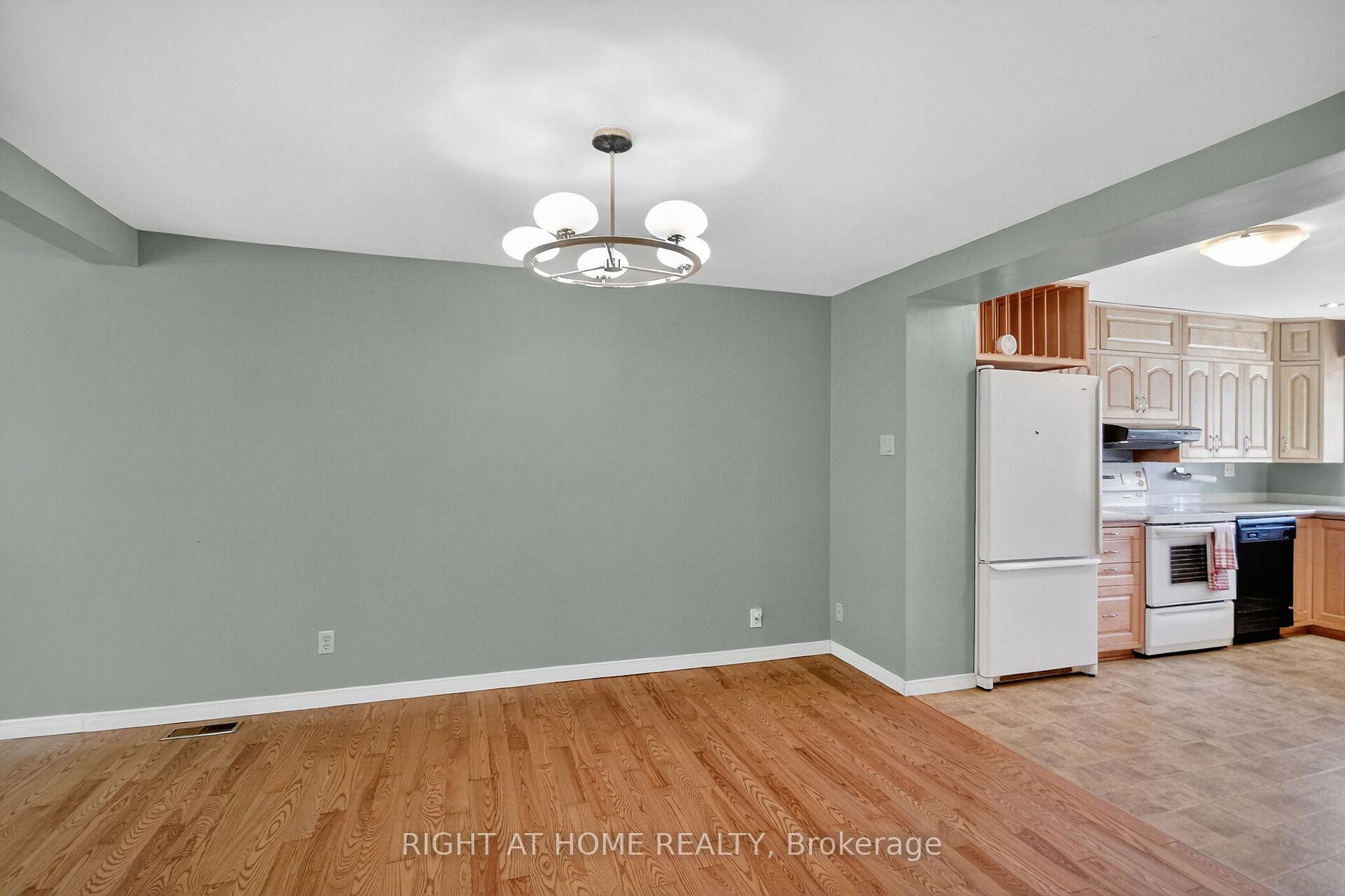 Photo 11 of 90 Sherway Drive, Ottawa, Barrhaven - Pheasant Run — HOMEH