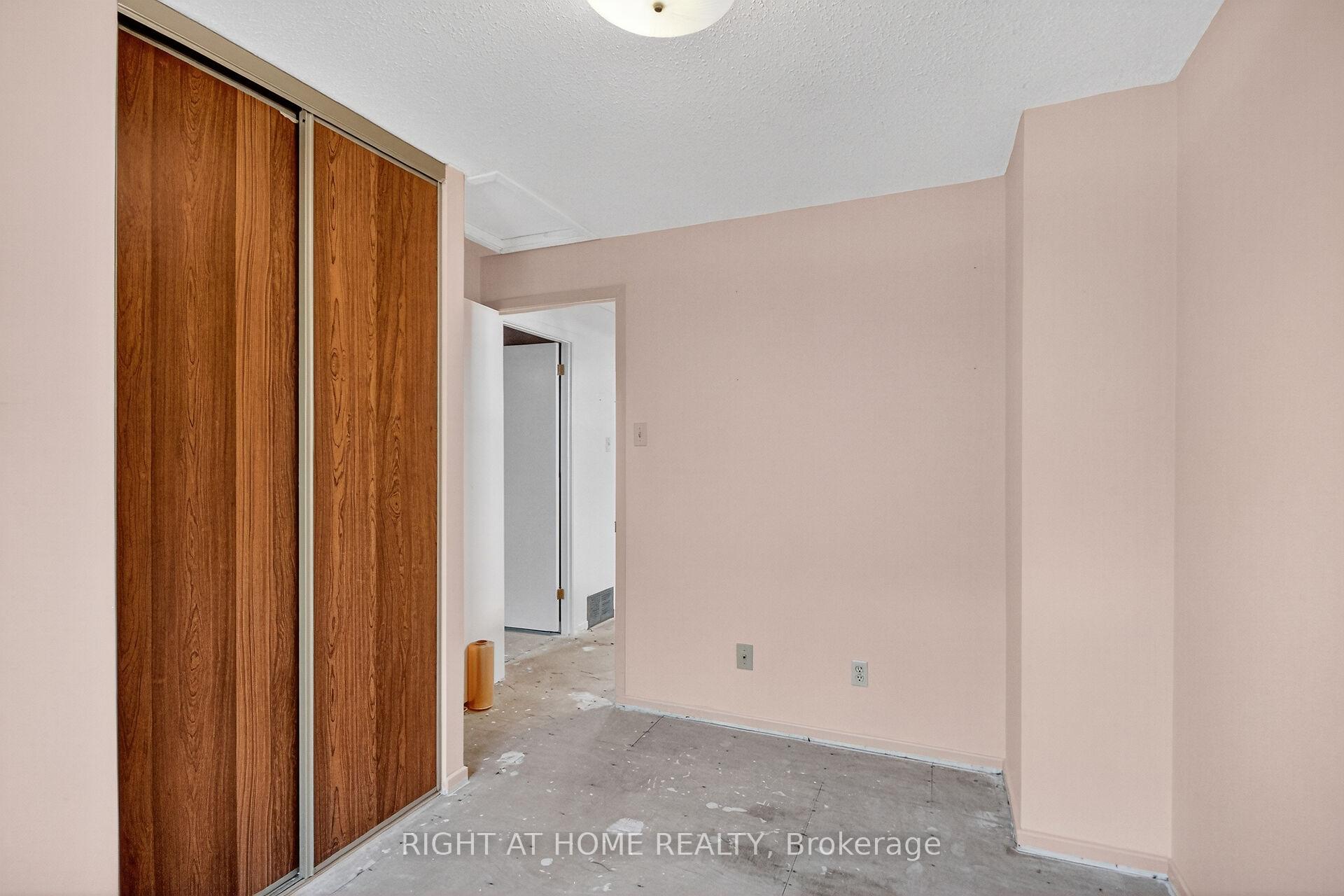 Photo 20 of 90 Sherway Drive, Ottawa, Barrhaven - Pheasant Run — HOMEH