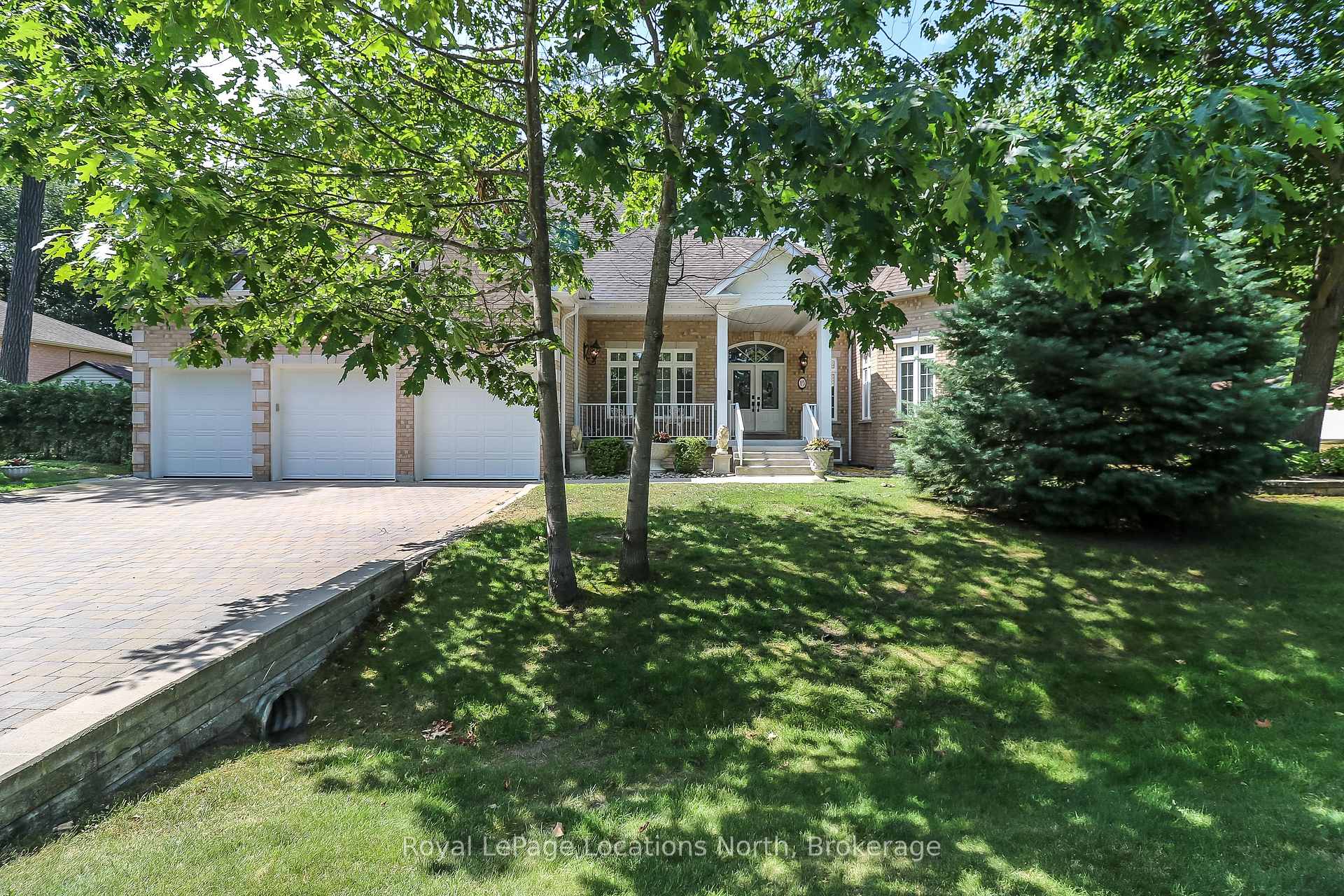 Photo 4 of 15 Downer Crescent, Wasaga Beach — HOMEH