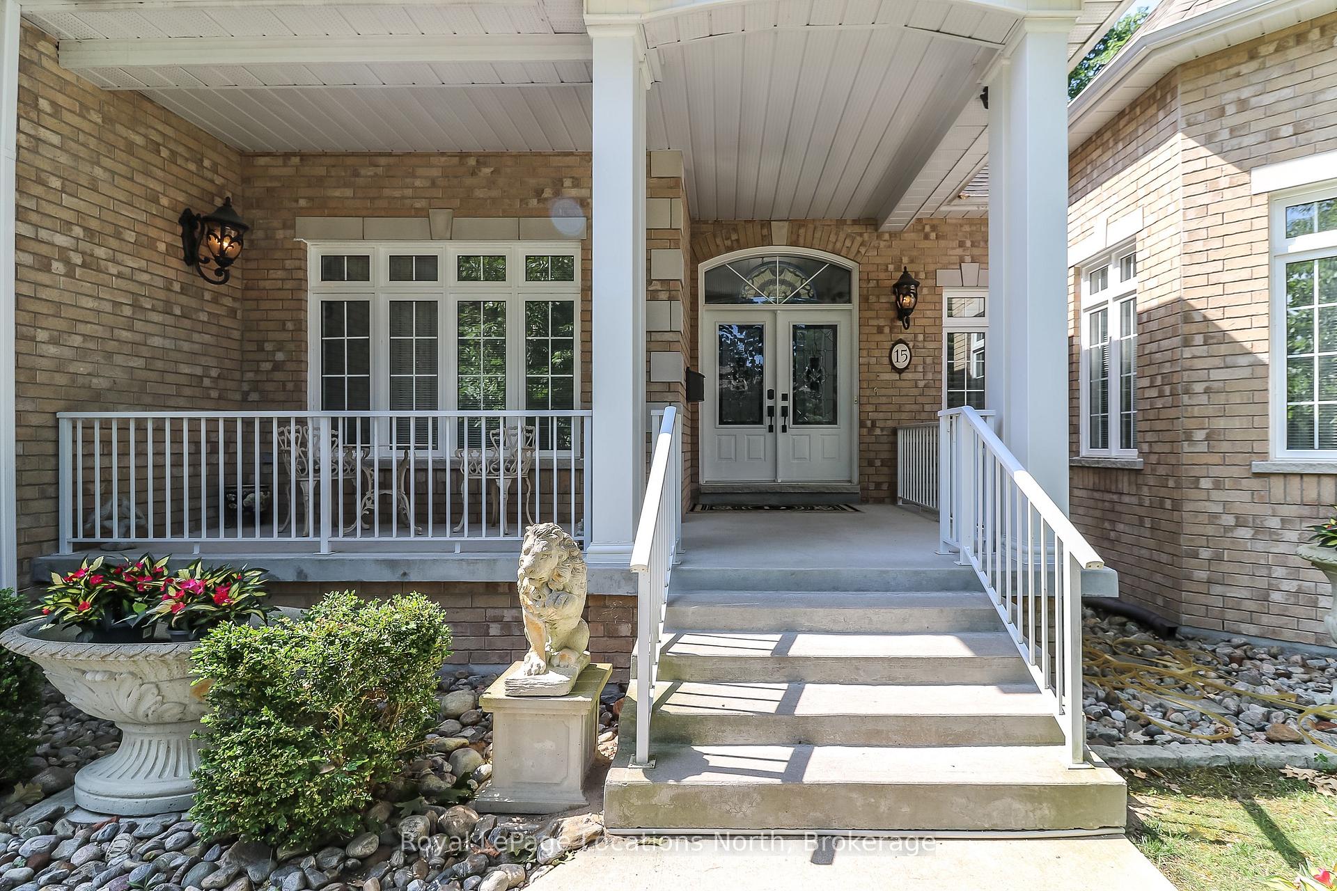 Photo 5 of 15 Downer Crescent, Wasaga Beach — HOMEH