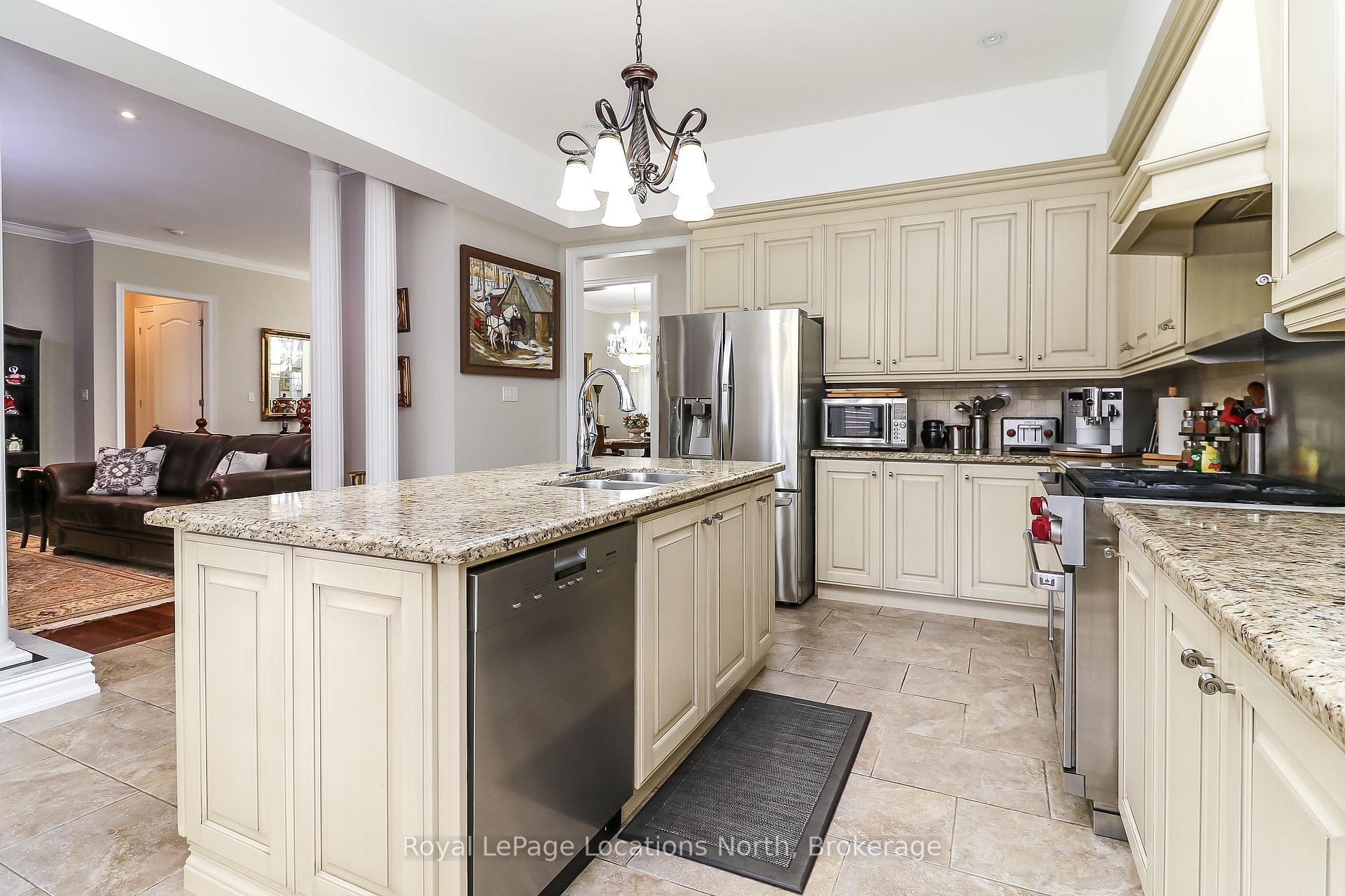 Photo 20 of 15 Downer Crescent, Wasaga Beach — HOMEH