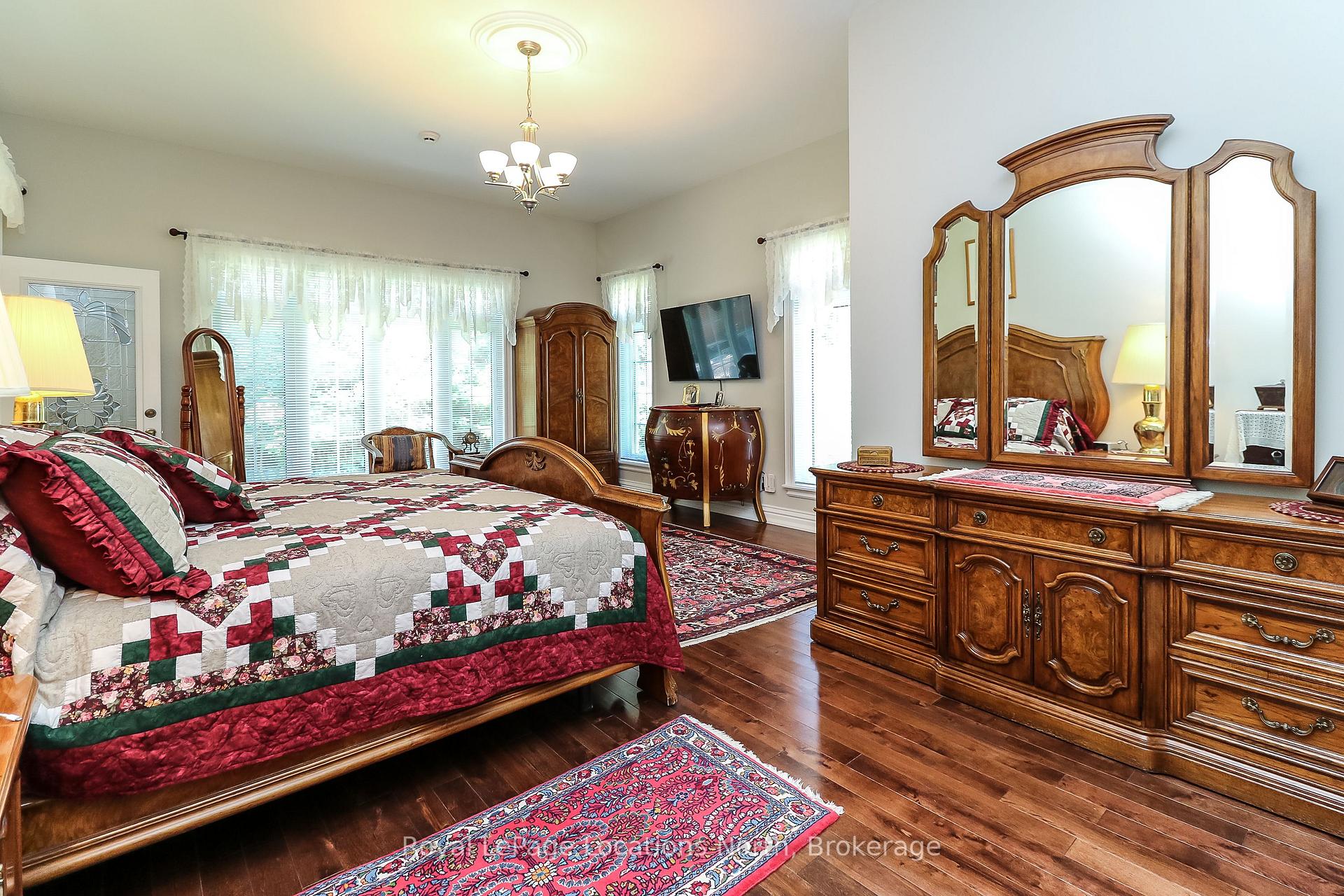 Photo 32 of 15 Downer Crescent, Wasaga Beach — HOMEH