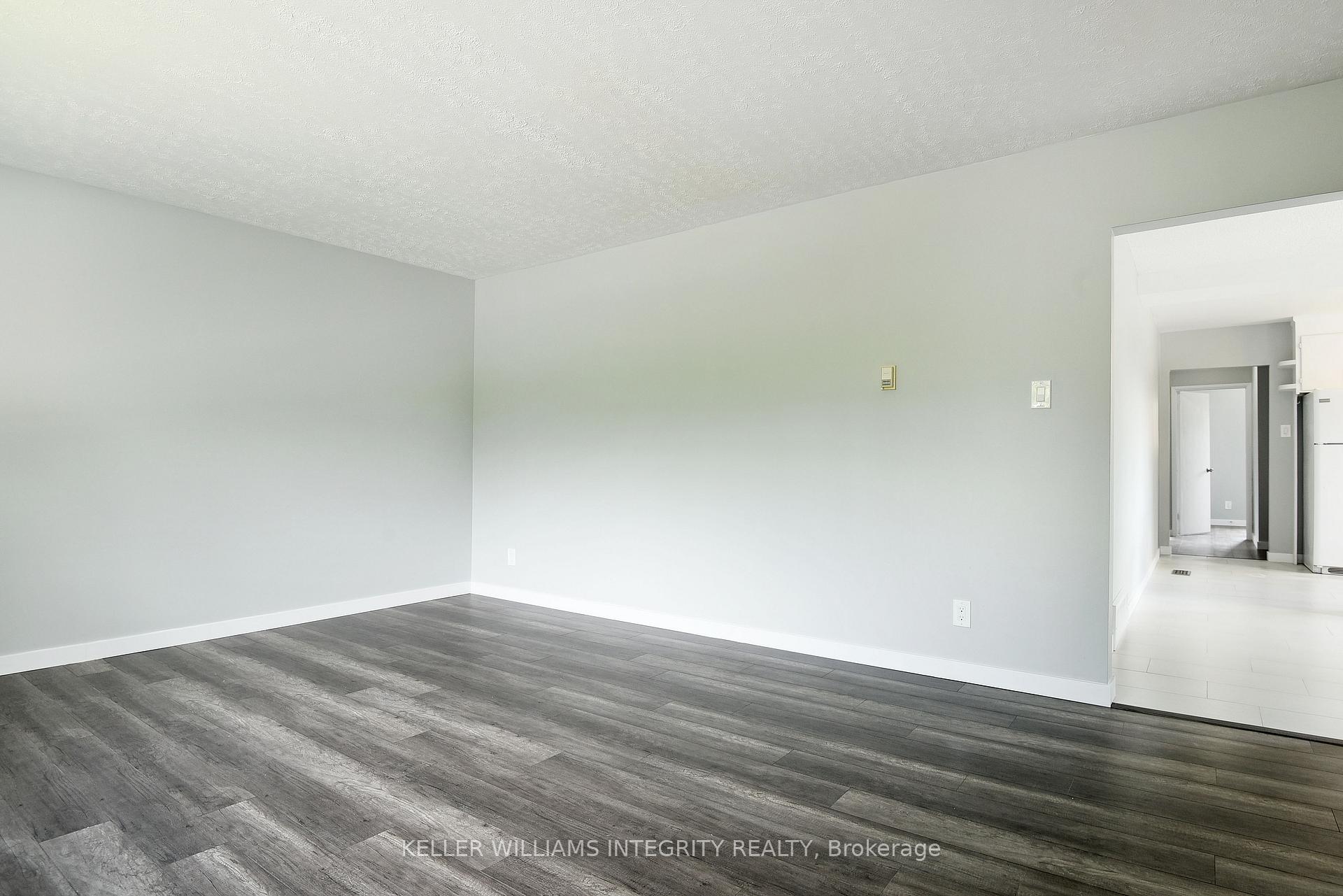 Photo 4 of 384 Tremblay Road, Ottawa, Eastway Gardens/Industrial Park — HOMEH