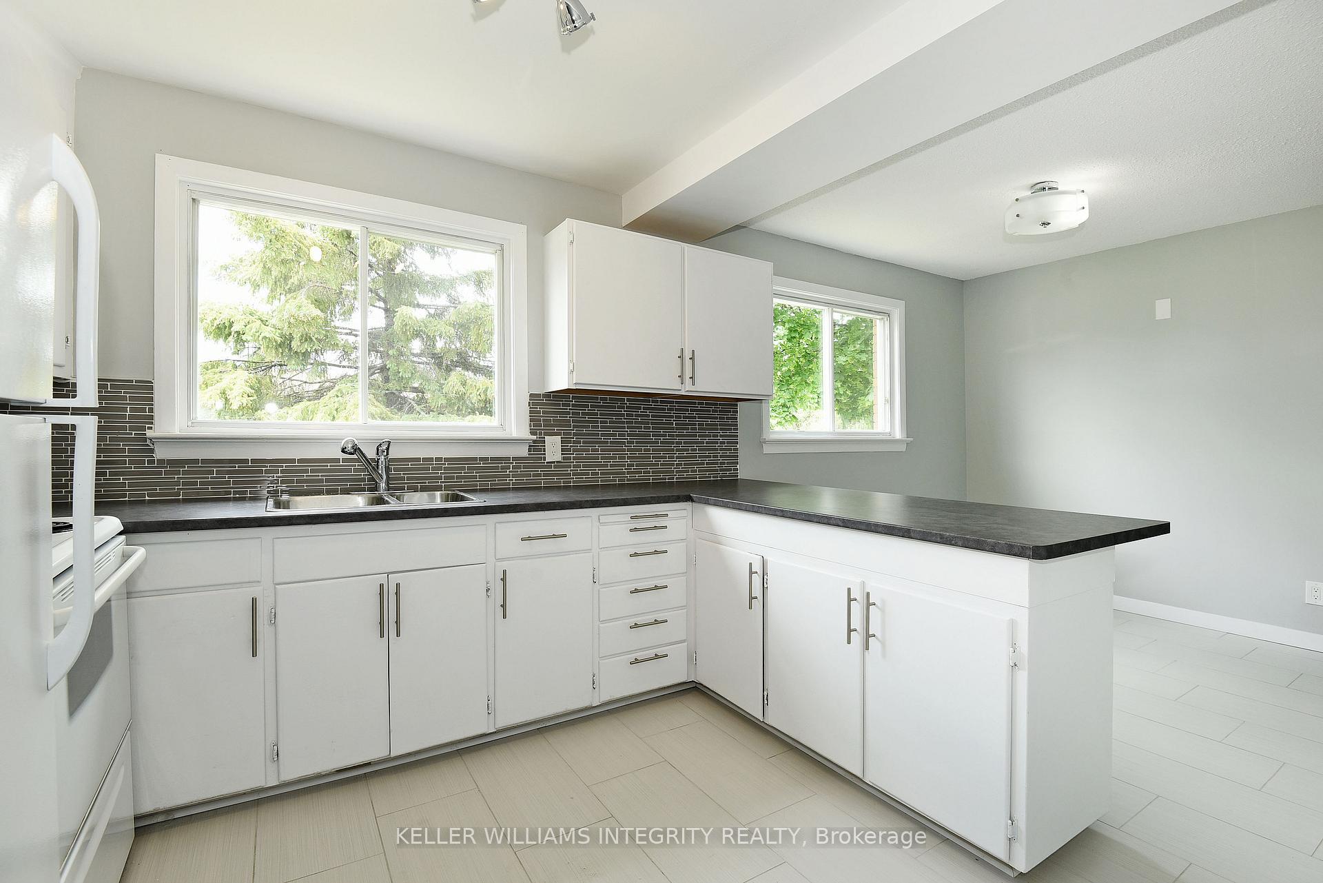 Photo 5 of 384 Tremblay Road, Ottawa, Eastway Gardens/Industrial Park — HOMEH