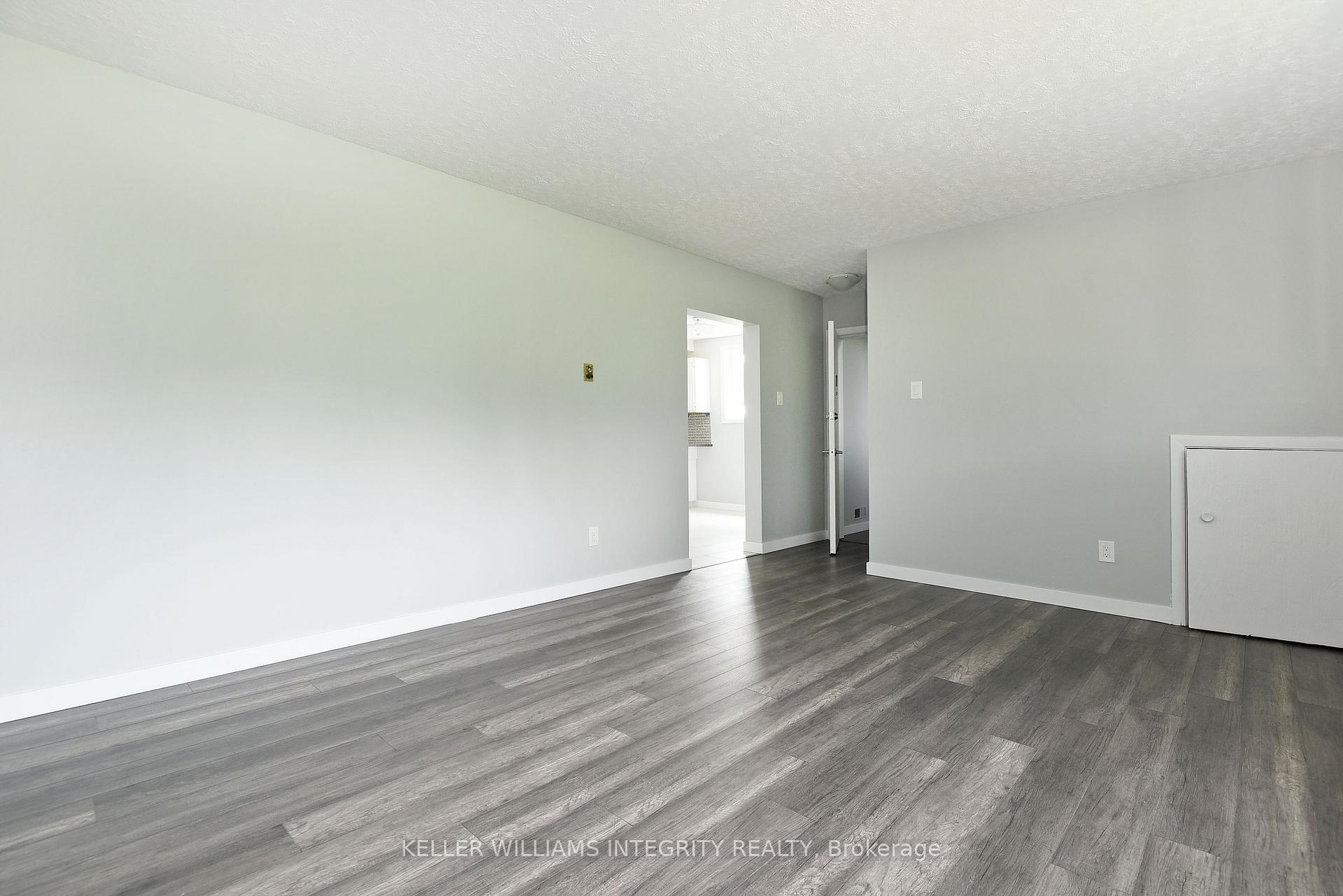 Photo 14 of 384 Tremblay Road, Ottawa, Eastway Gardens/Industrial Park — HOMEH
