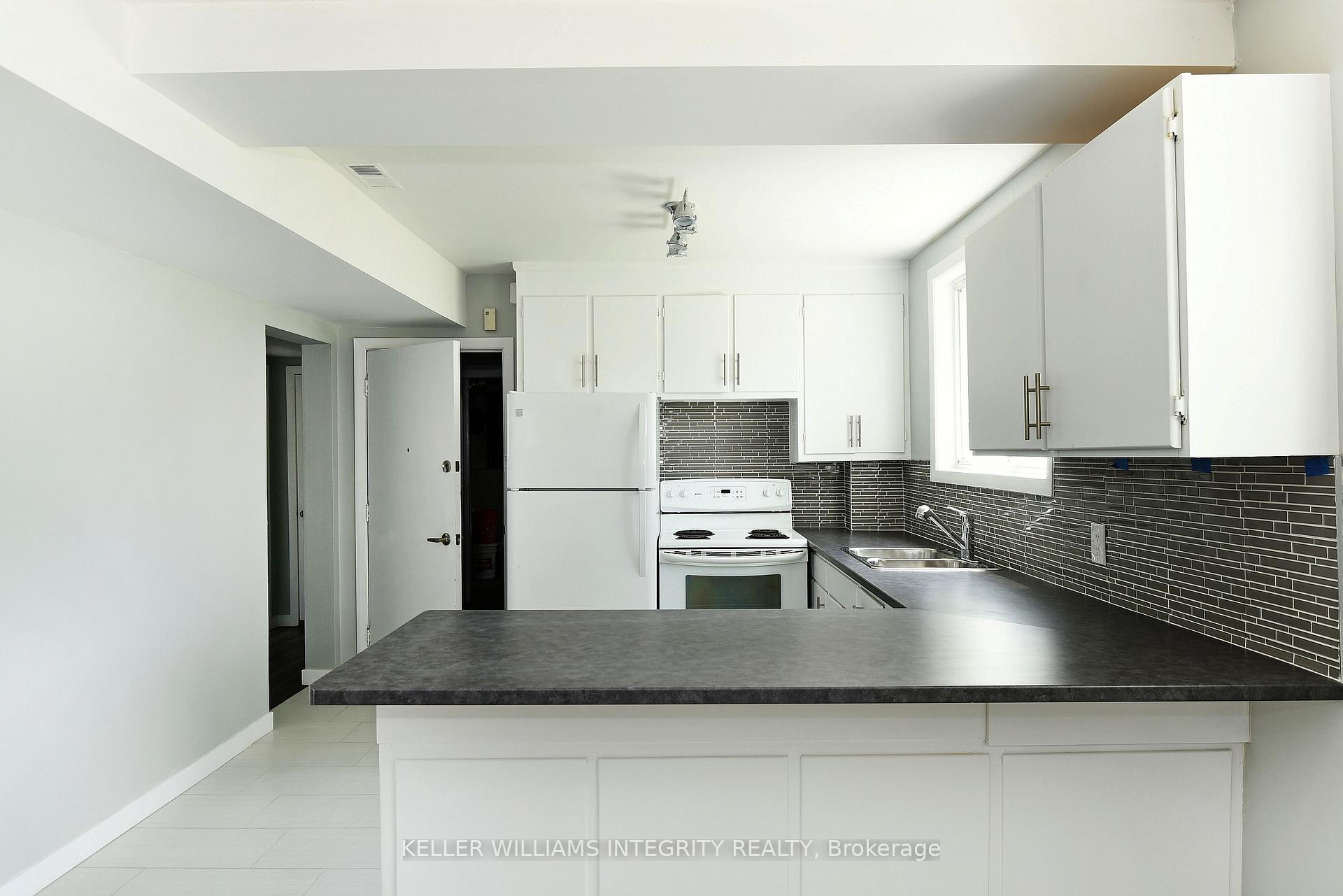 Photo 15 of 384 Tremblay Road, Ottawa, Eastway Gardens/Industrial Park — HOMEH