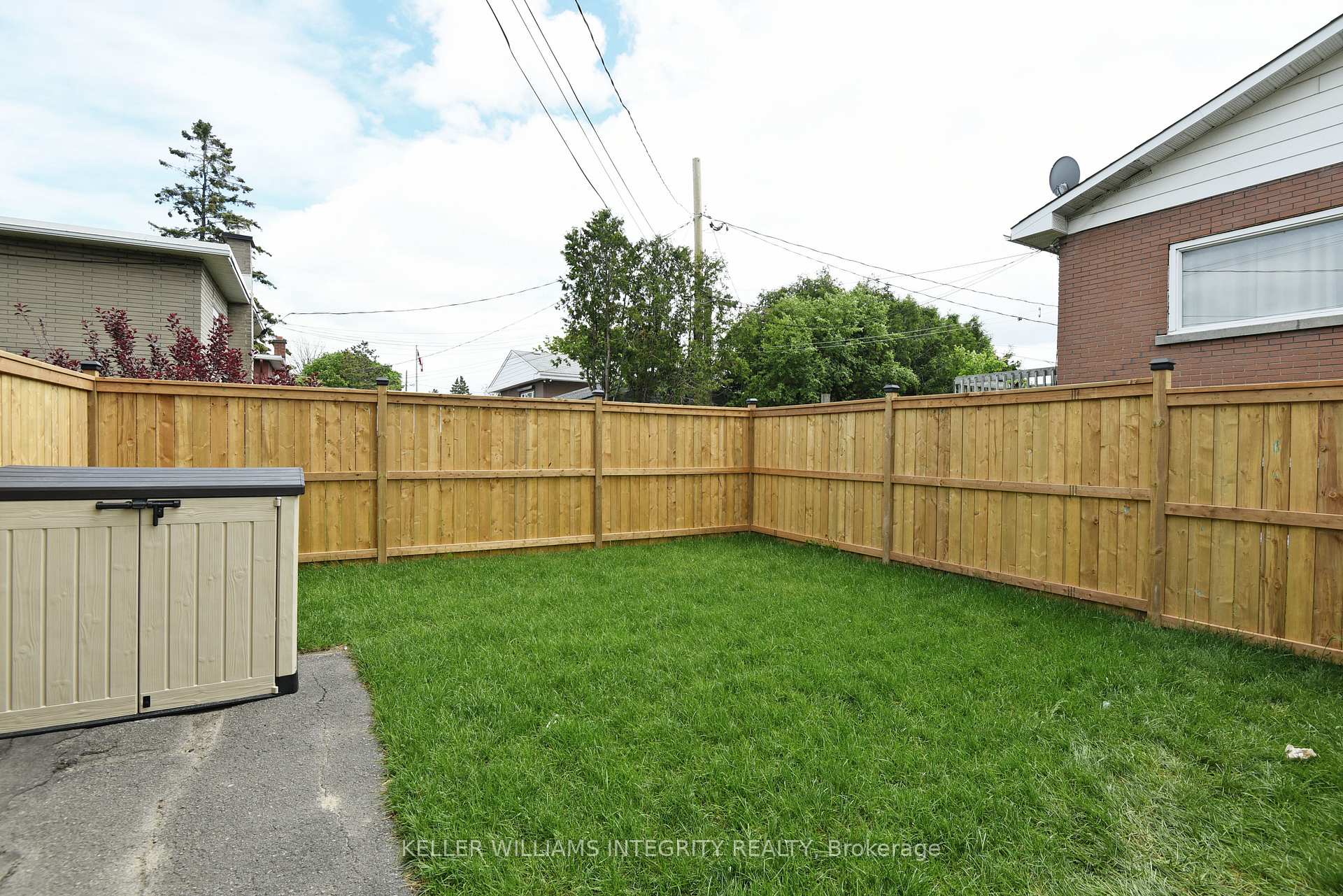 Photo 21 of 384 Tremblay Road, Ottawa, Eastway Gardens/Industrial Park — HOMEH