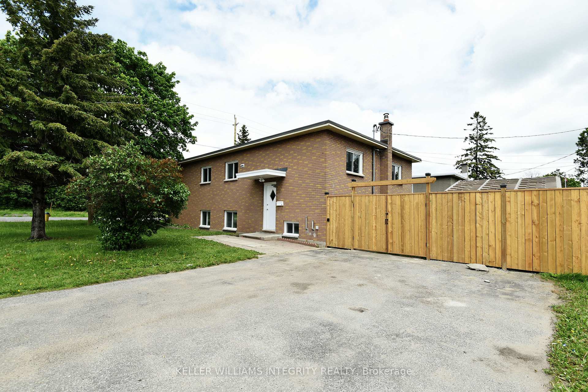 Photo 22 of 384 Tremblay Road, Ottawa, Eastway Gardens/Industrial Park — HOMEH