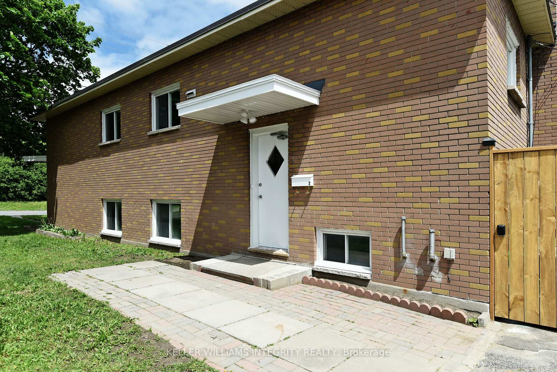 Photo 24 of 384 Tremblay Road, Ottawa, Eastway Gardens/Industrial Park — HOMEH