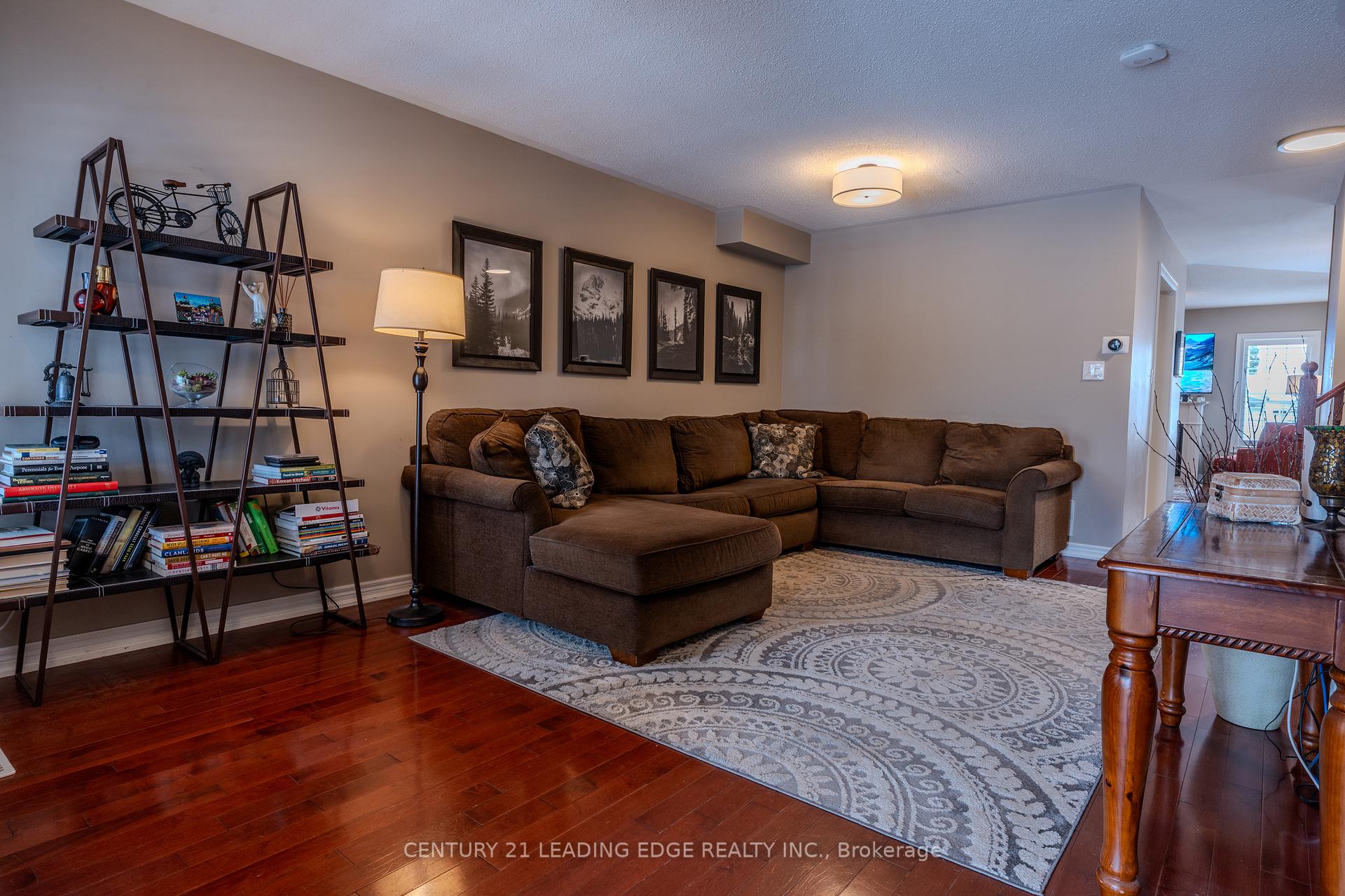 Photo 3 of 23 Northgrove Crescent, Whitby, Brooklin — HOMEH
