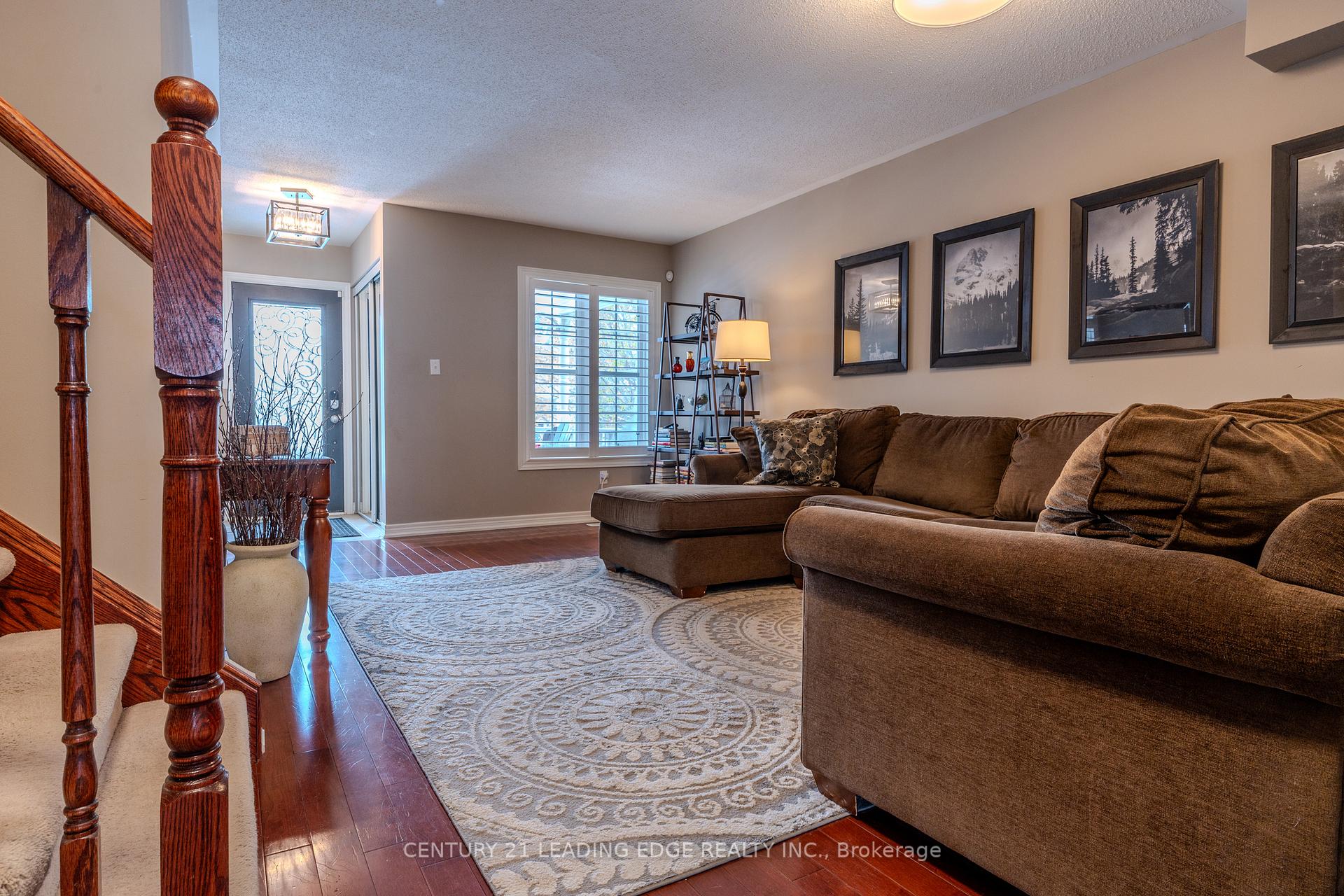 Photo 5 of 23 Northgrove Crescent, Whitby, Brooklin — HOMEH