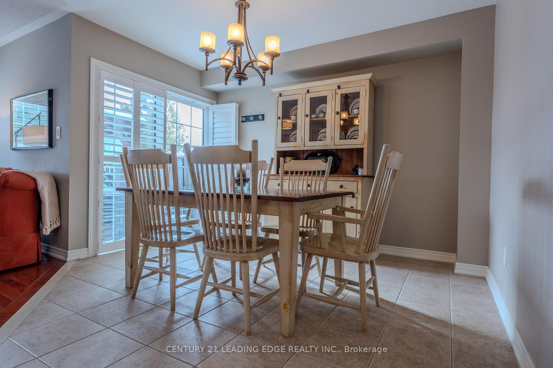 Photo 11 of 23 Northgrove Crescent, Whitby, Brooklin — HOMEH