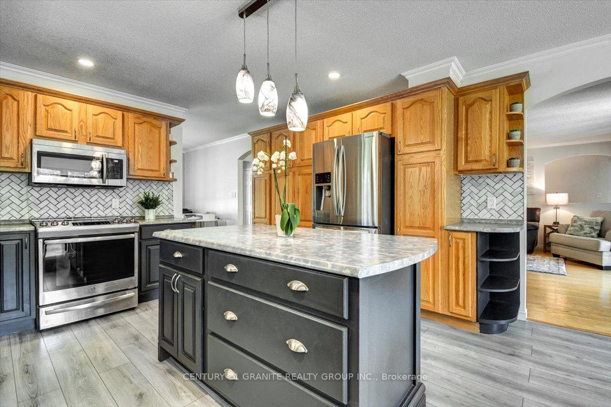 Photo 8 of 39 Golfview Drive, Bancroft, Bancroft Ward — HOMEH