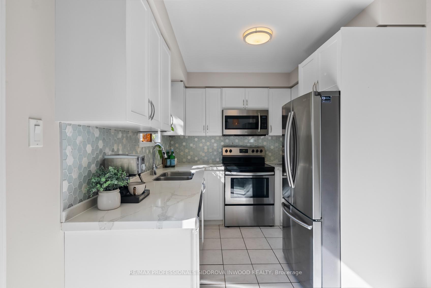Photo 12 of 106 Lucena Crescent, Vaughan, Maple — HOMEH