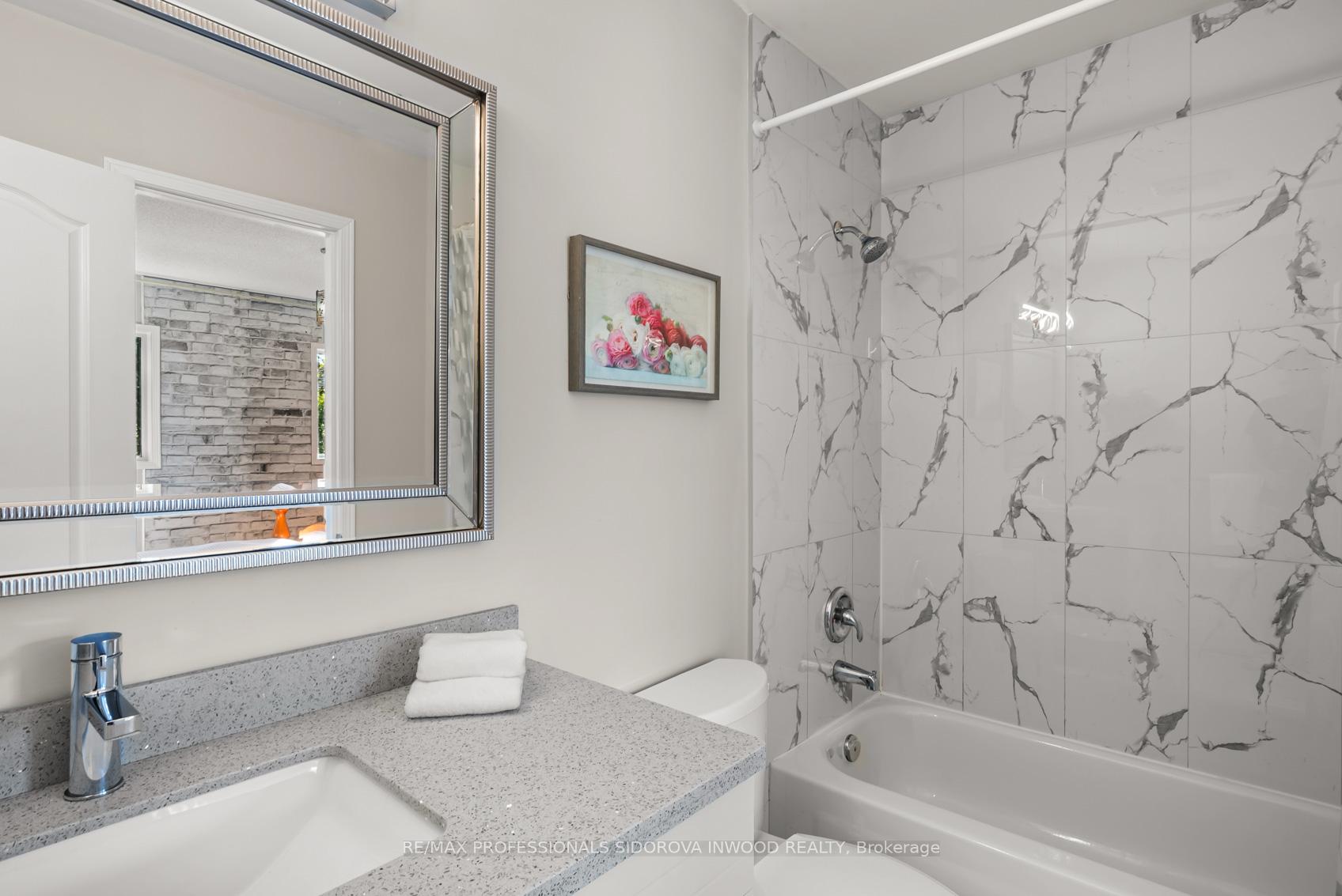 Photo 19 of 106 Lucena Crescent, Vaughan, Maple — HOMEH