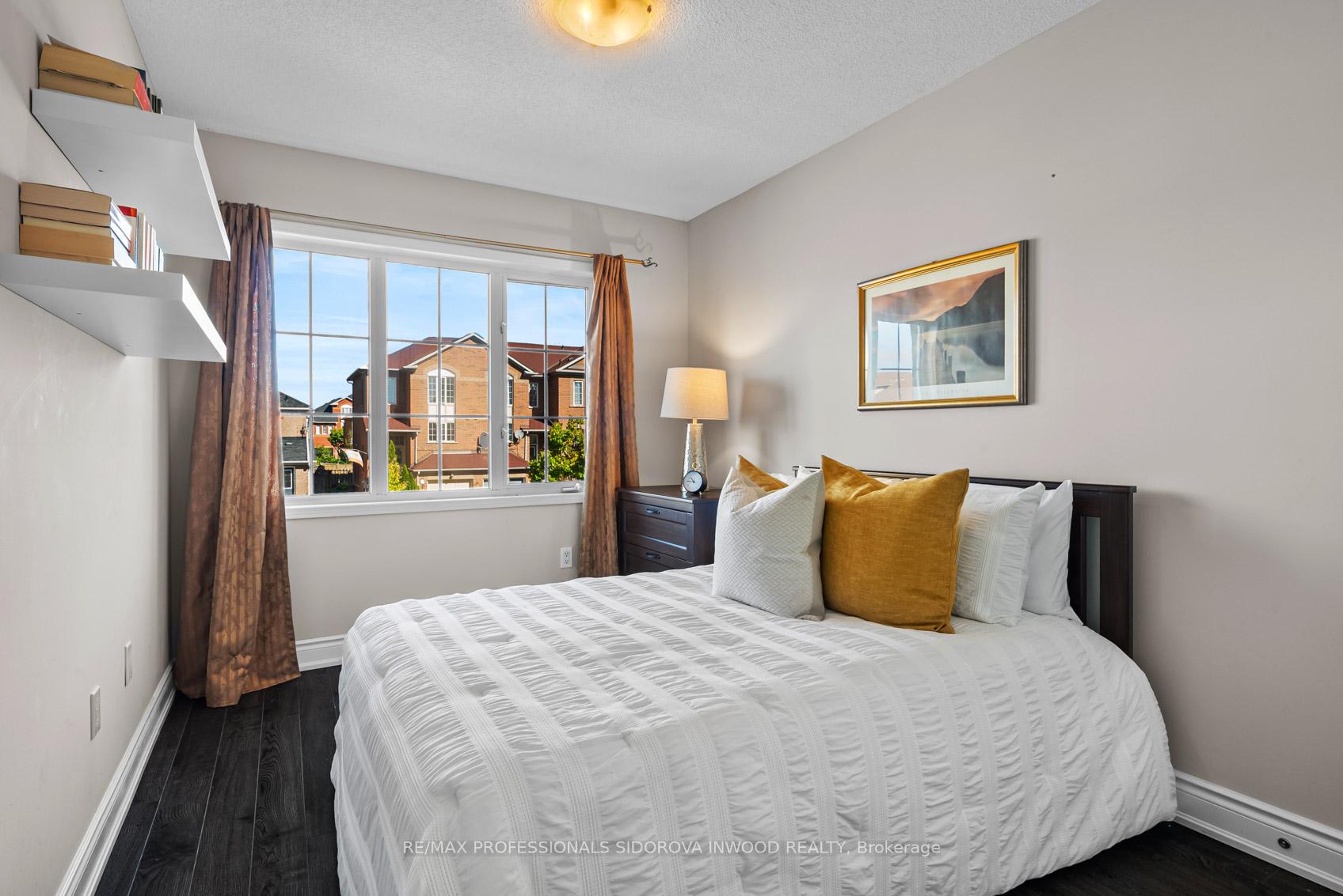 Photo 21 of 106 Lucena Crescent, Vaughan, Maple — HOMEH