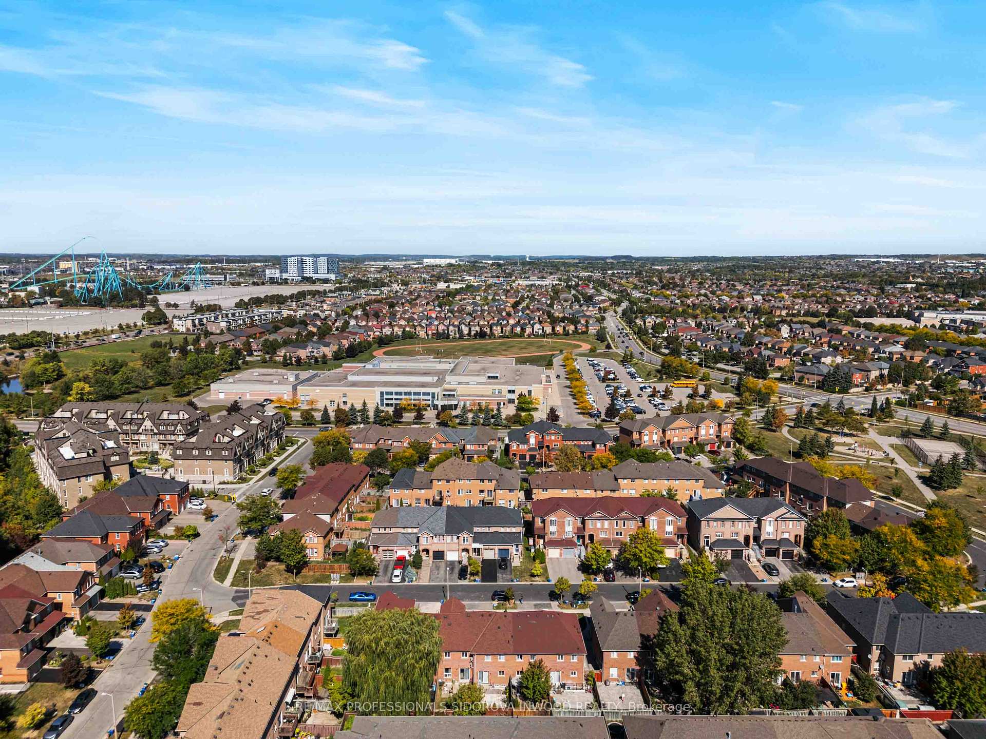 Photo 39 of 106 Lucena Crescent, Vaughan, Maple — HOMEH