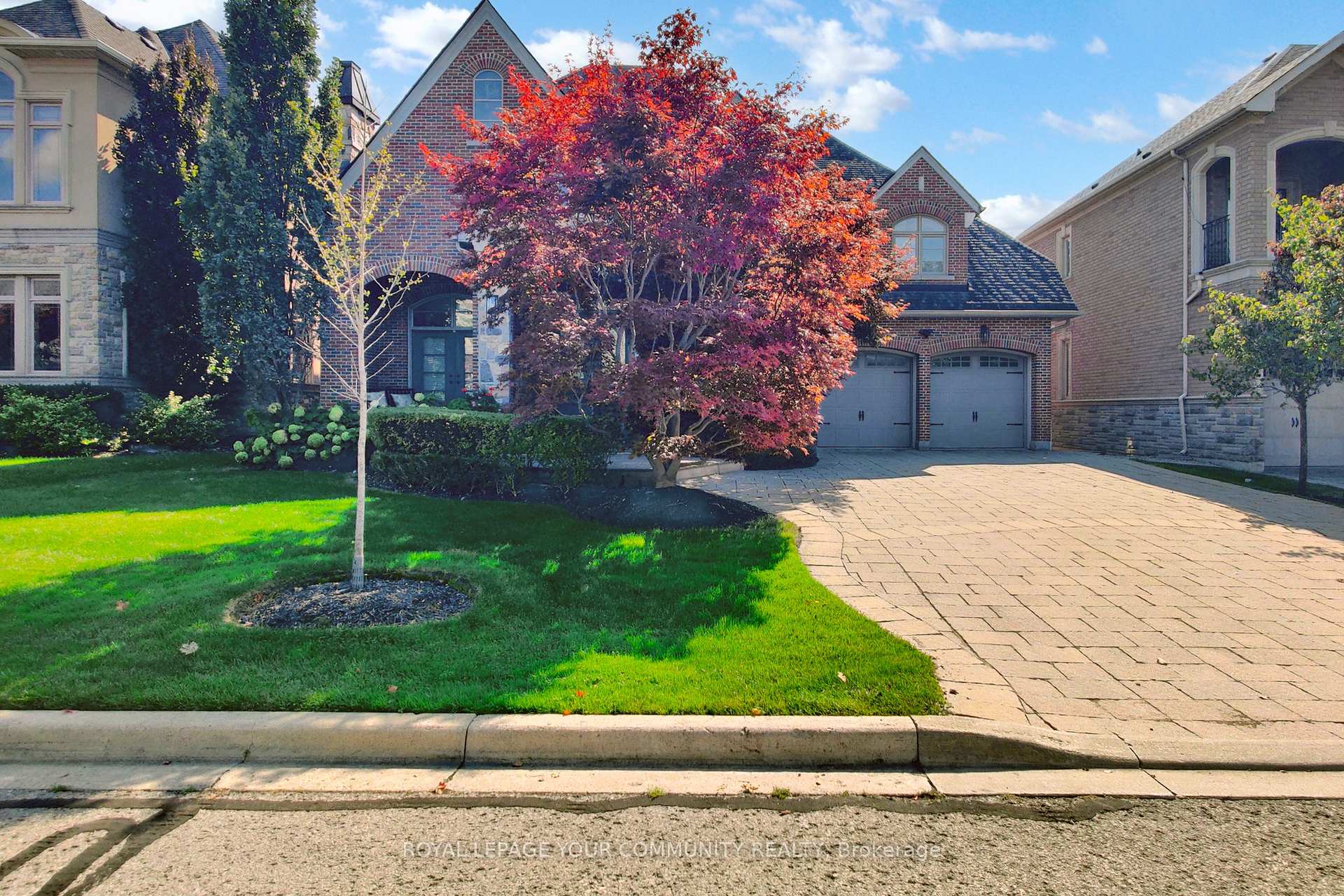 Front of 166 Grandvista Crescent