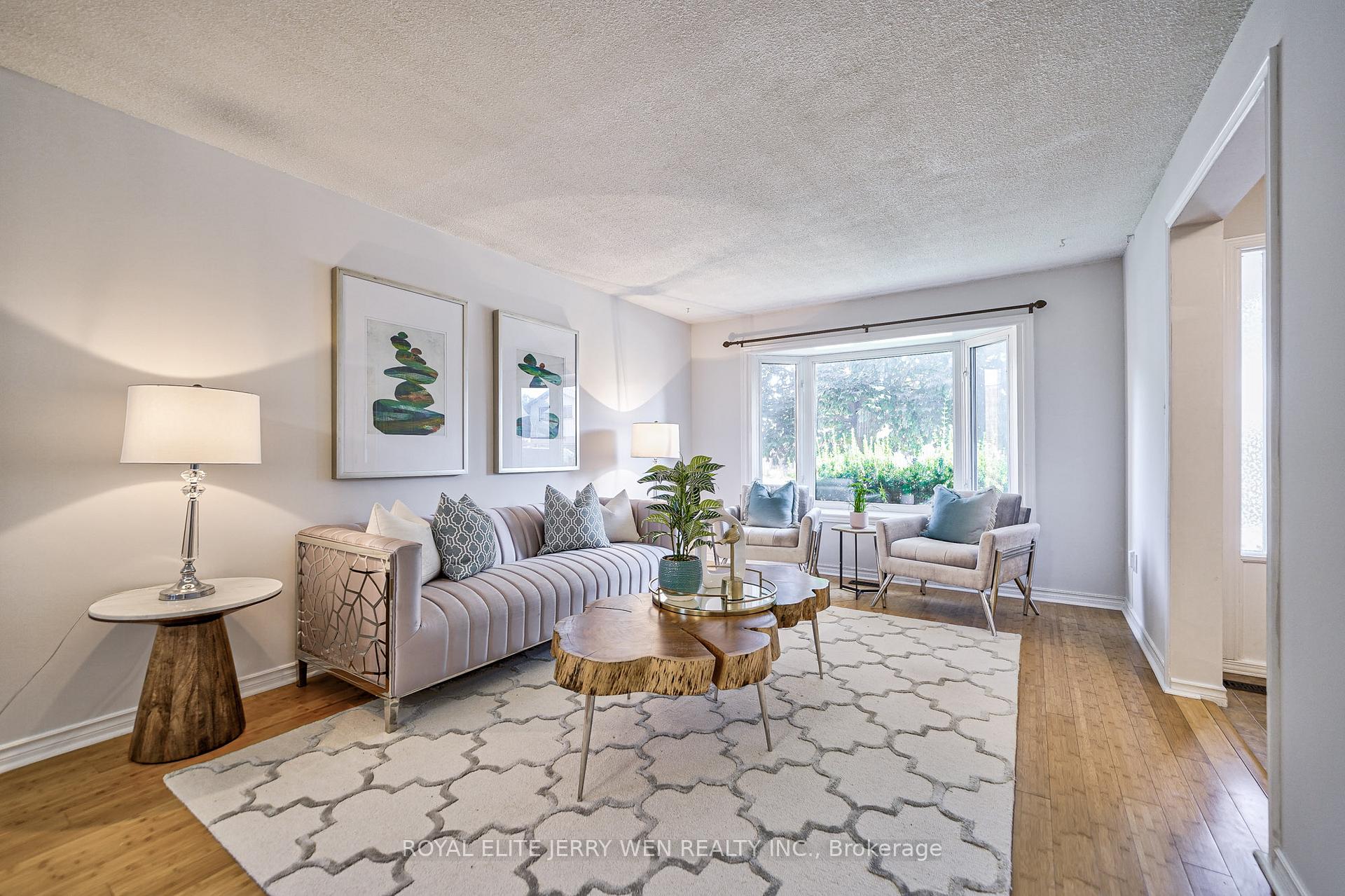 Photo 3 of 8 Deerfield Court, Whitby, Lynde Creek — HOMEH