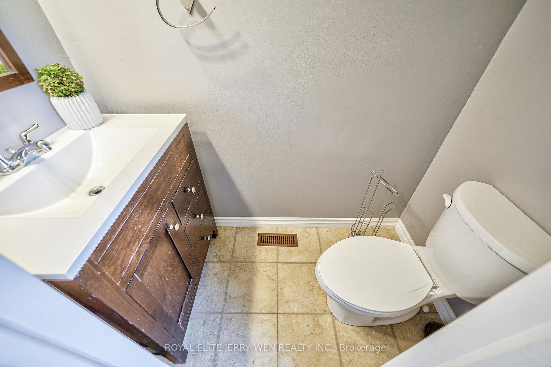 Photo 22 of 8 Deerfield Court, Whitby, Lynde Creek — HOMEH
