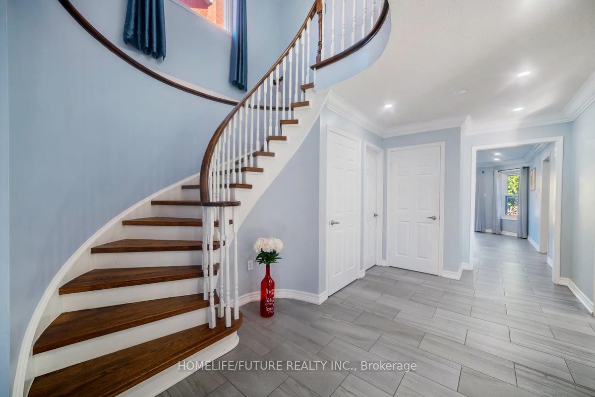 Photo 6 of 56 Ringwood Drive, Whitby, Rolling Acres — HOMEH