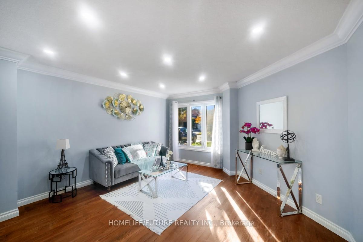 Photo 8 of 56 Ringwood Drive, Whitby, Rolling Acres — HOMEH