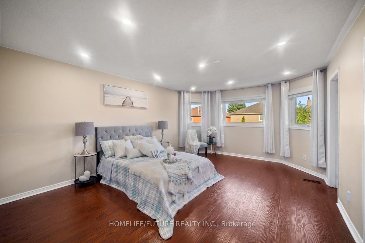 Photo 17 of 56 Ringwood Drive, Whitby, Rolling Acres — HOMEH