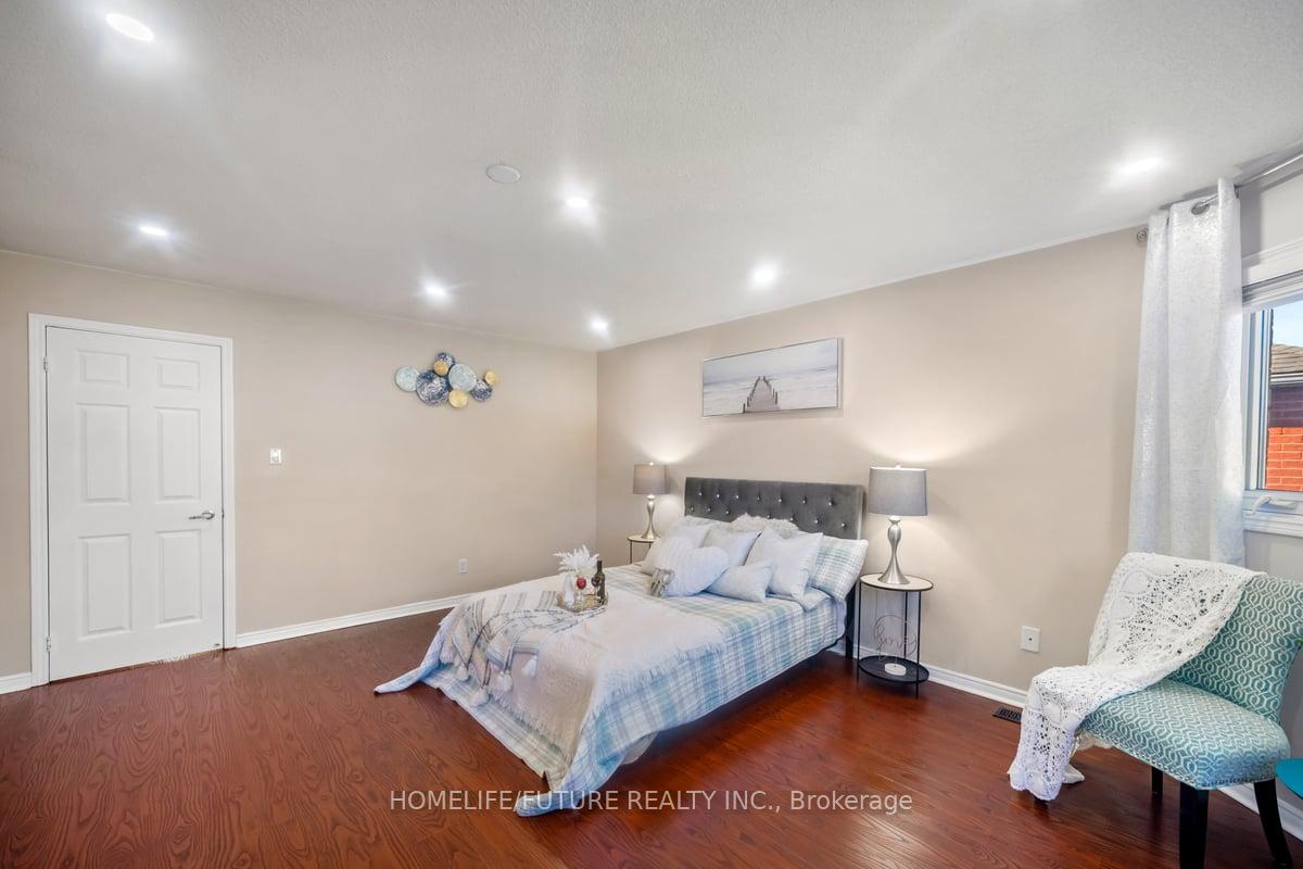 Photo 18 of 56 Ringwood Drive, Whitby, Rolling Acres — HOMEH